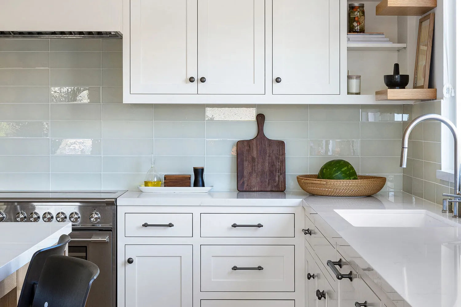Mixing gloss and matte tile glass backsplash