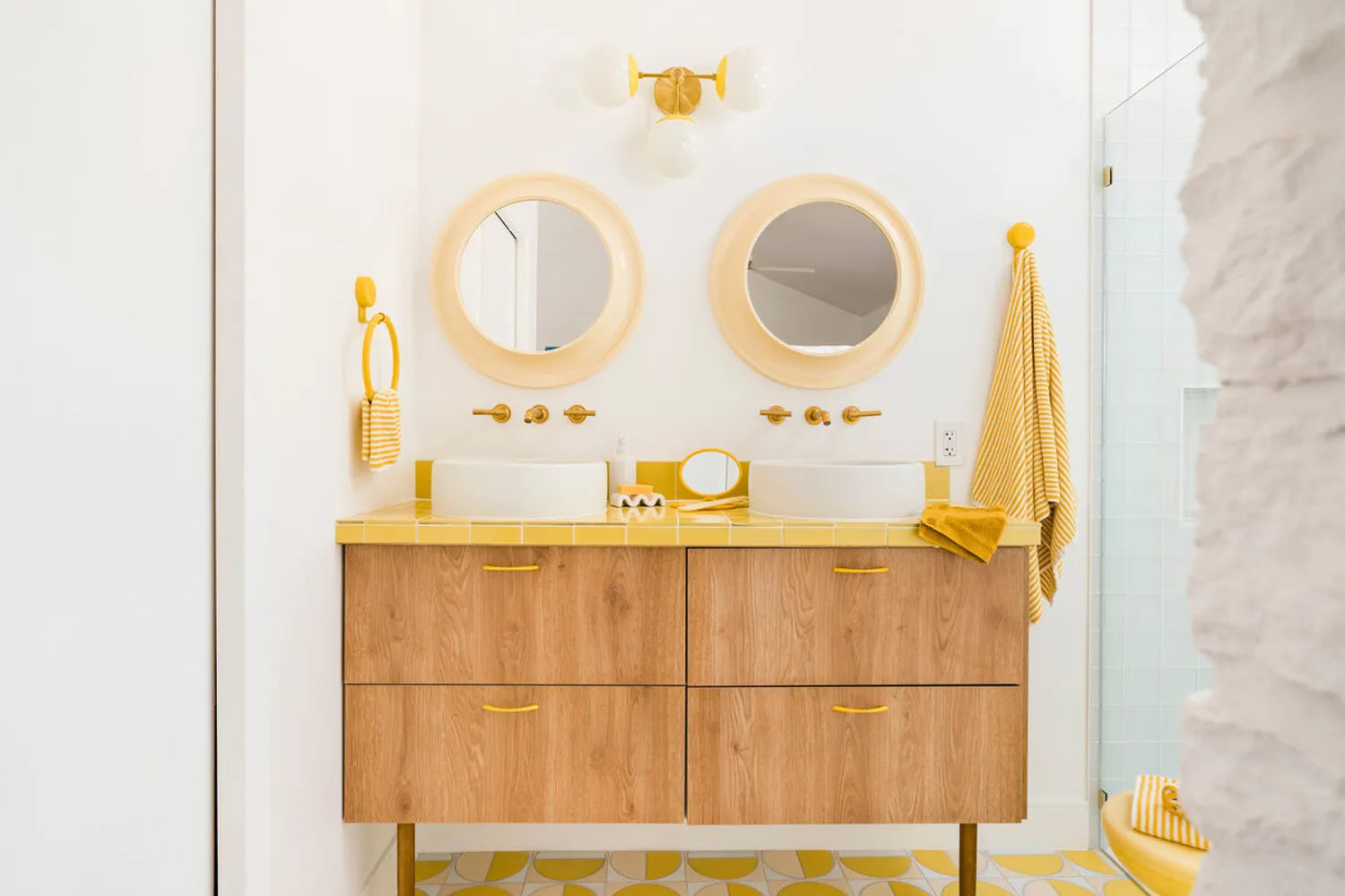 Midcentury bathroom sunny modern retro bathroom