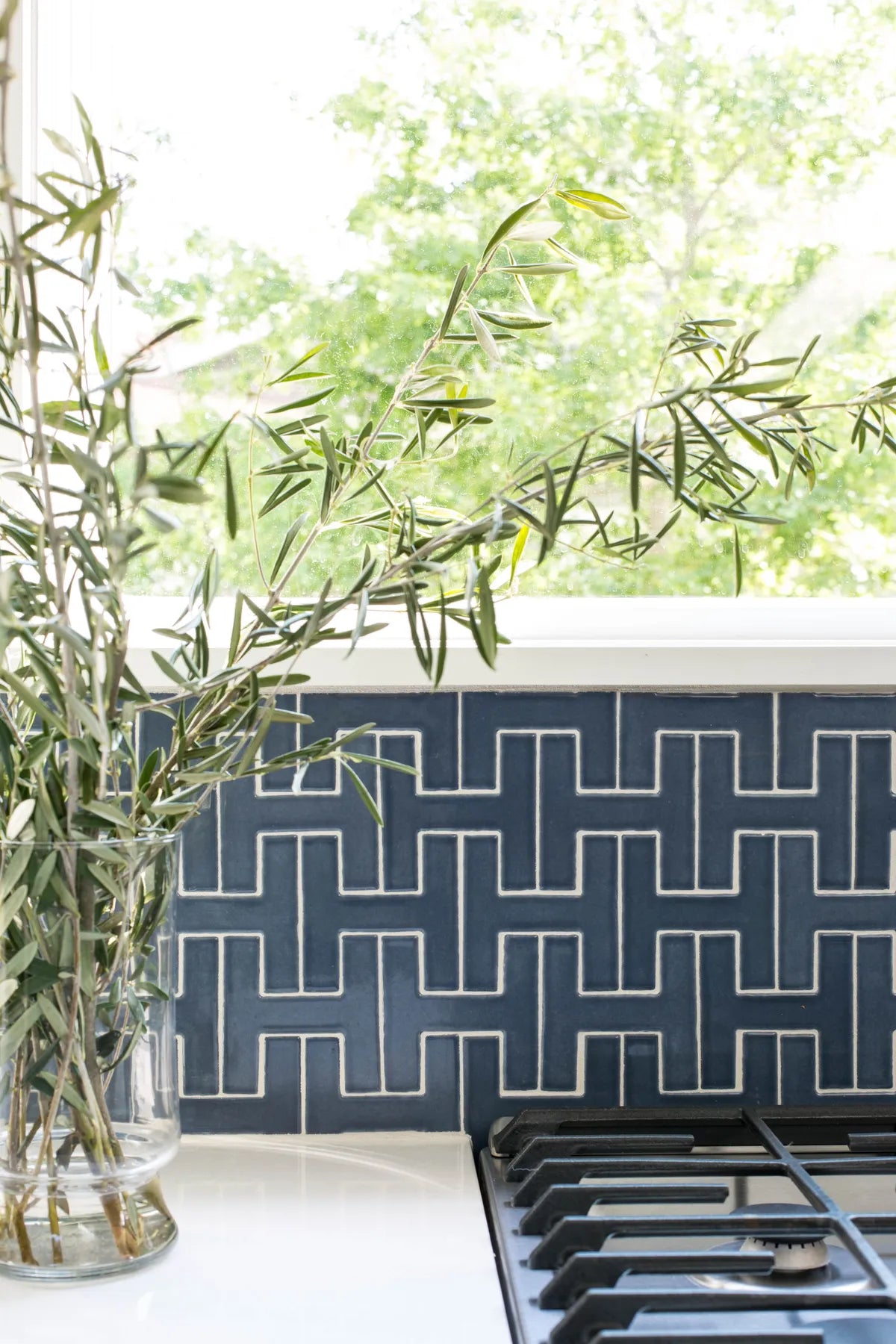 2017 Q2 Image Residential Becca Stephens D Jen Hill A Regan Taylor Photography Kitchen Backsplash Tile Chaine Homme Slate Blue Detail