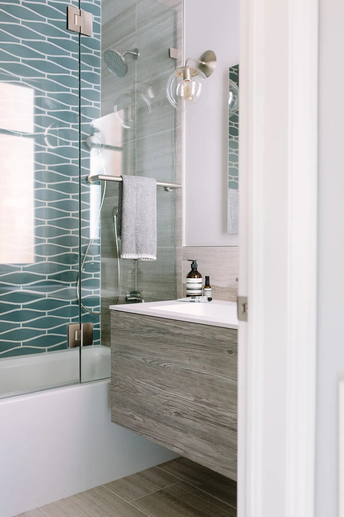 2017 Q3 Image Residential Julia Goodwin Designs Bathroom Shower Wall Tile Nautical Wave