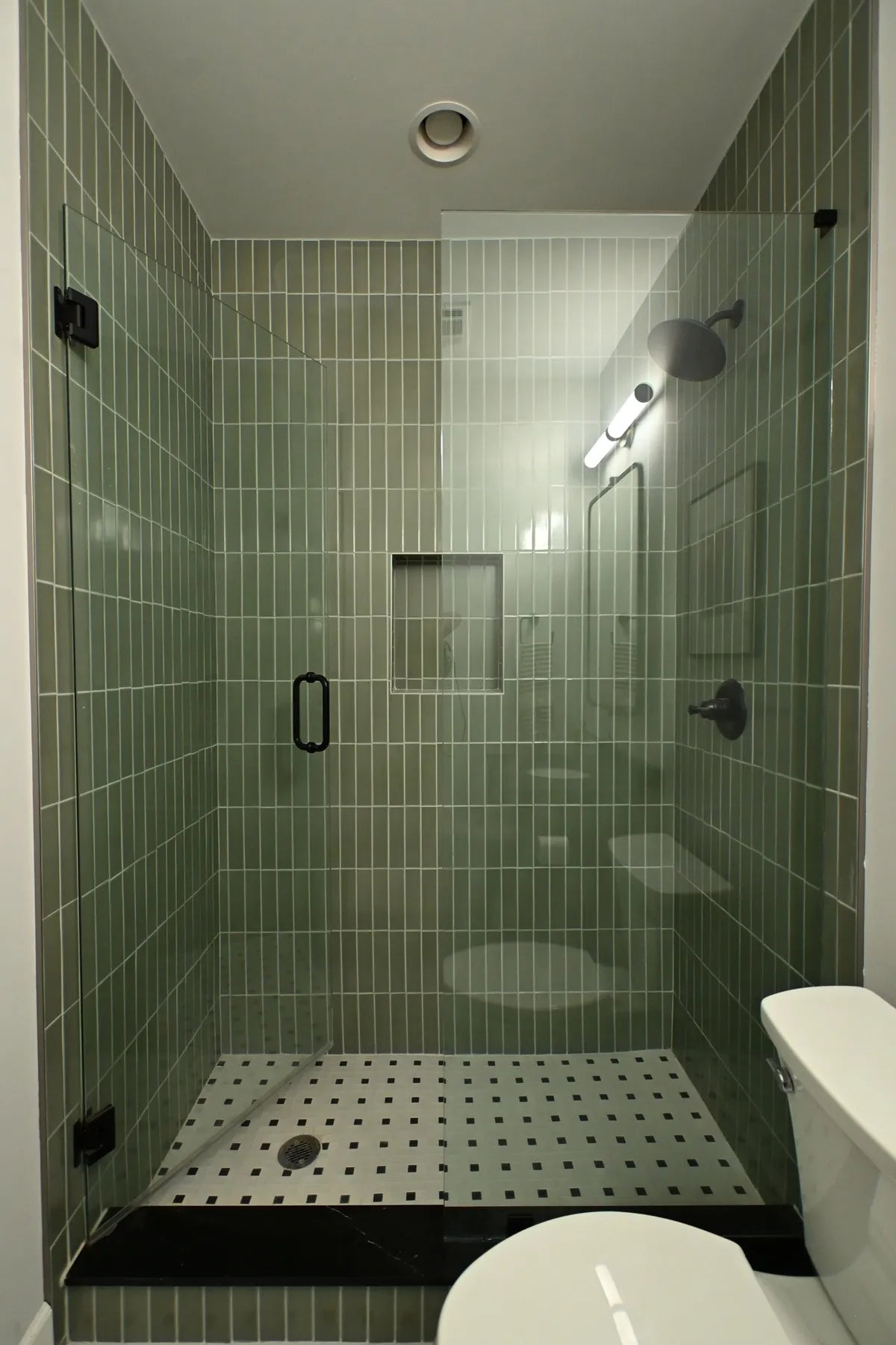 New traditional Green subway shower wall tile Glass mosaic white black floor tile 6