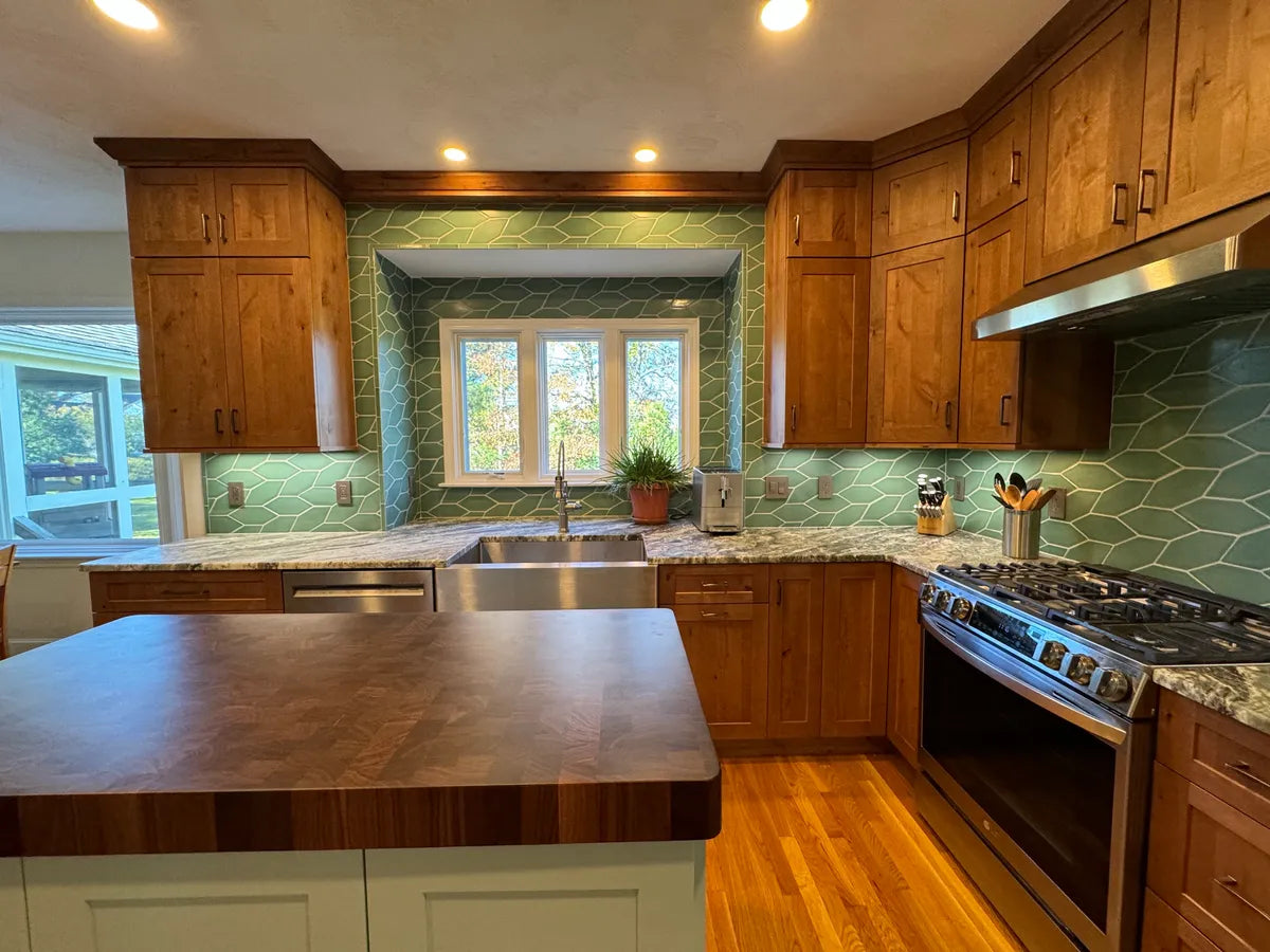 New traditional kitchen backsplash braided picket blue tile 1