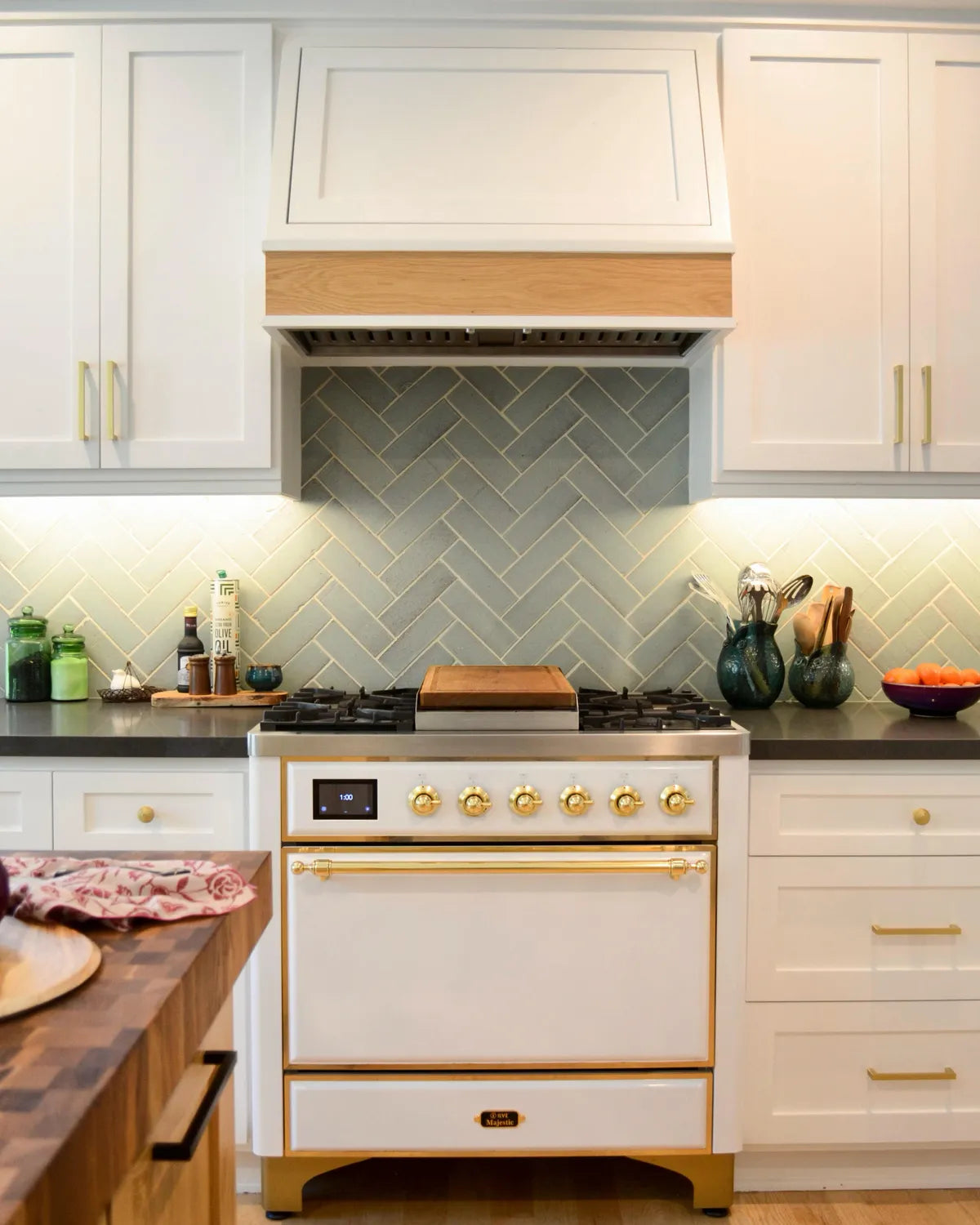 Traditional brick herringbone kitchen backsplash 2