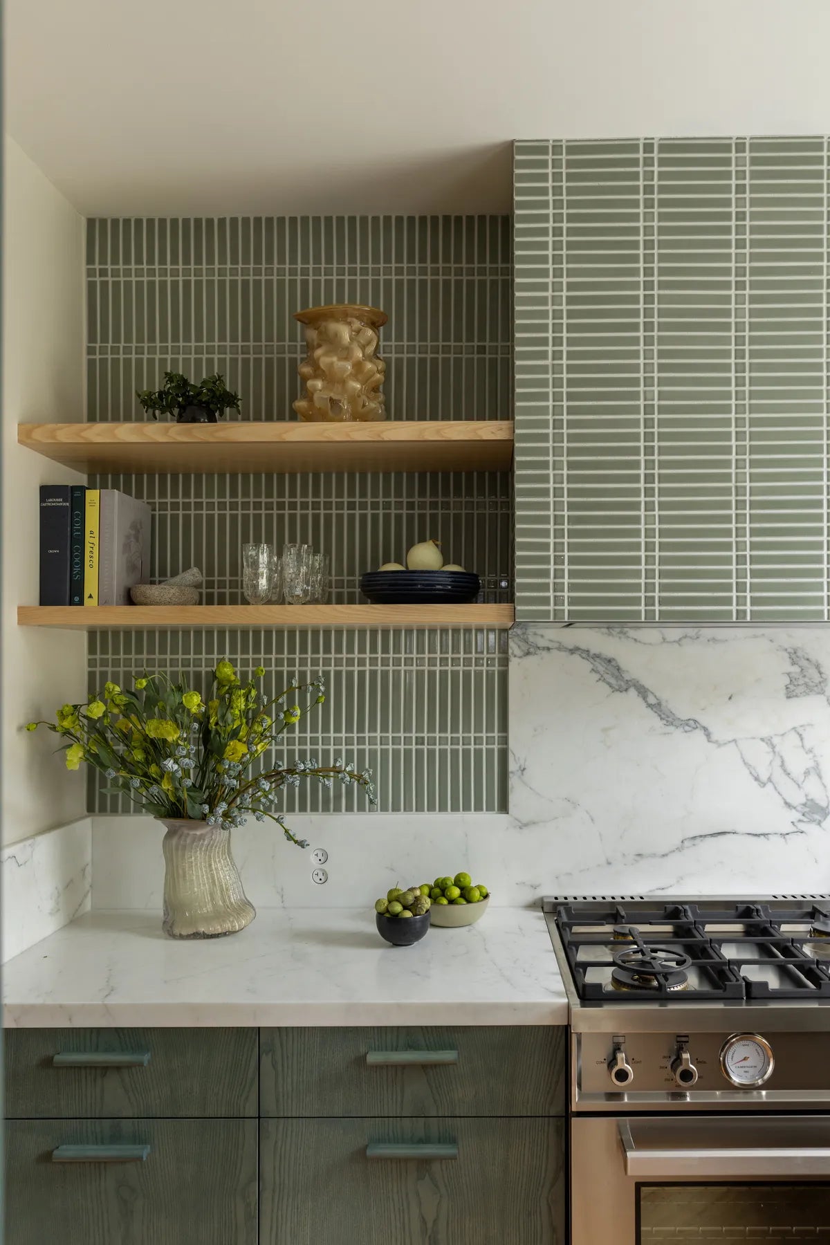 Modern green mosaic subway kitchen tile 2