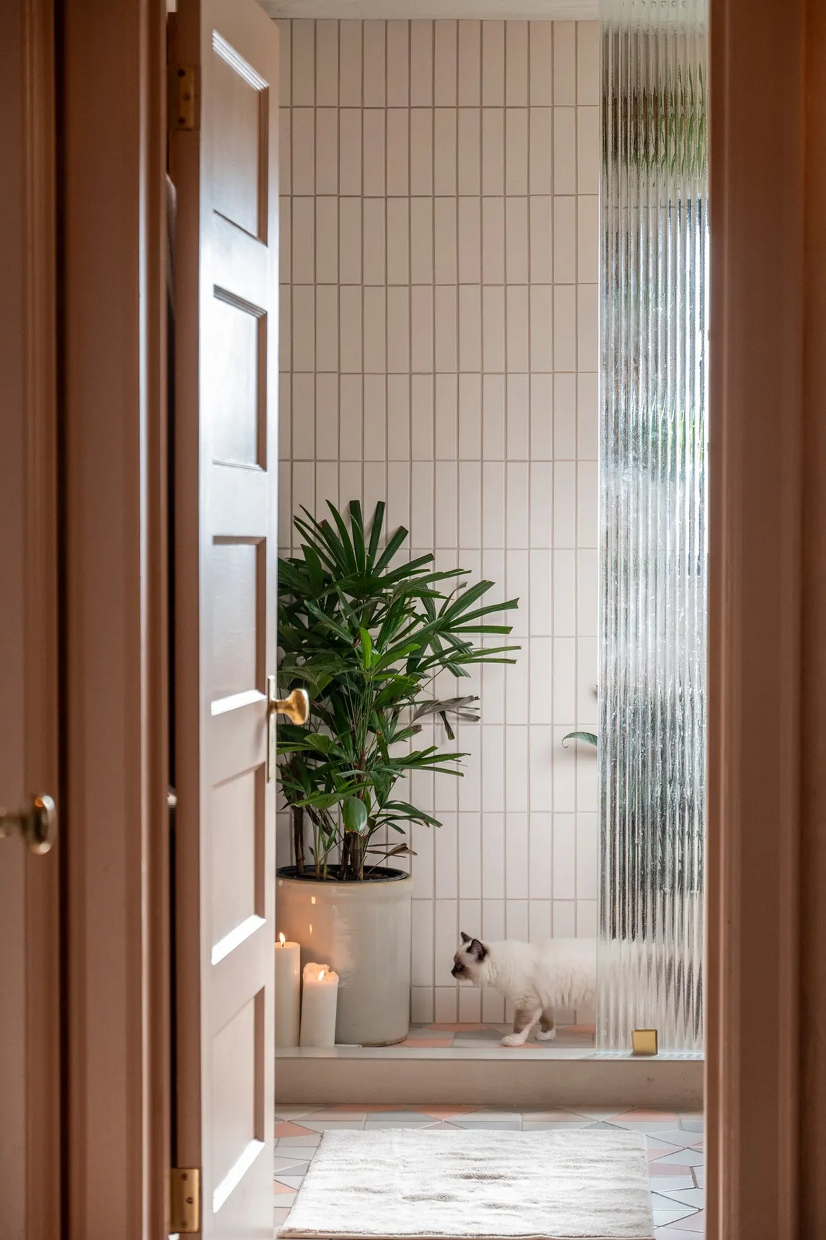 Modern pink grey white shower floor tile white subway wall tile 1