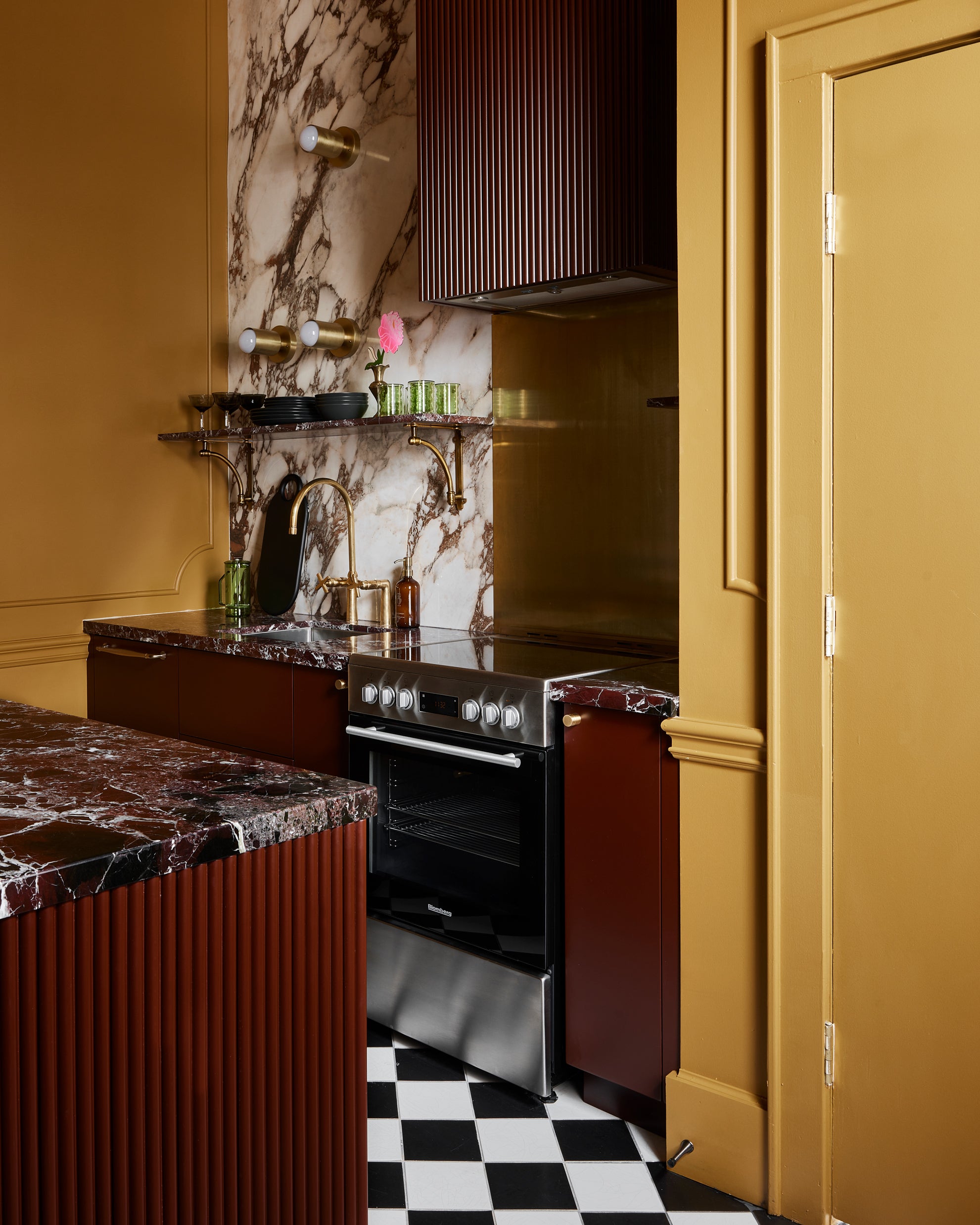6x6 Original Ceramic Tile in Raven Matte