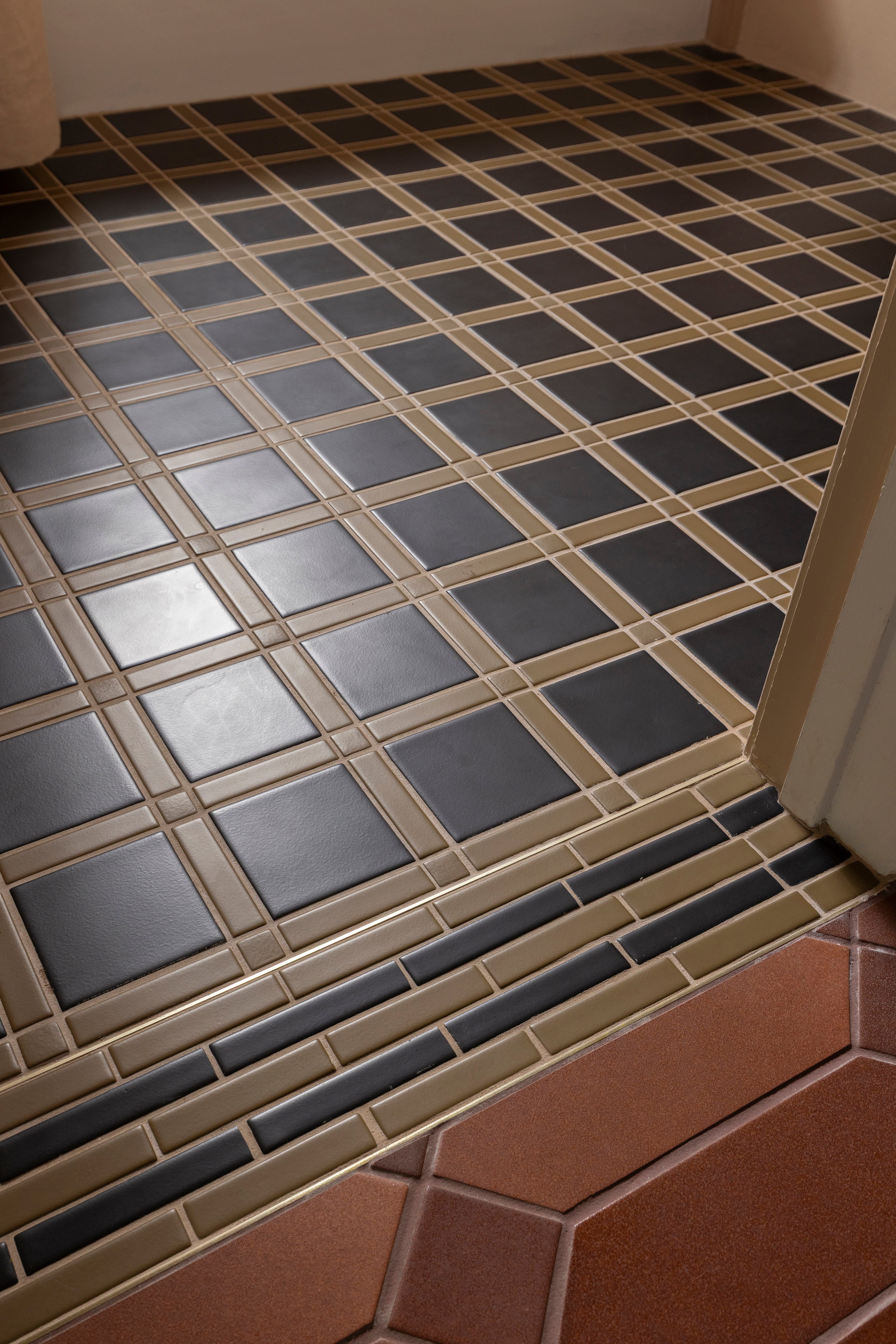 Lattice Sheeted Original Ceramic Tile in Chaparral Matte & Raven Matte