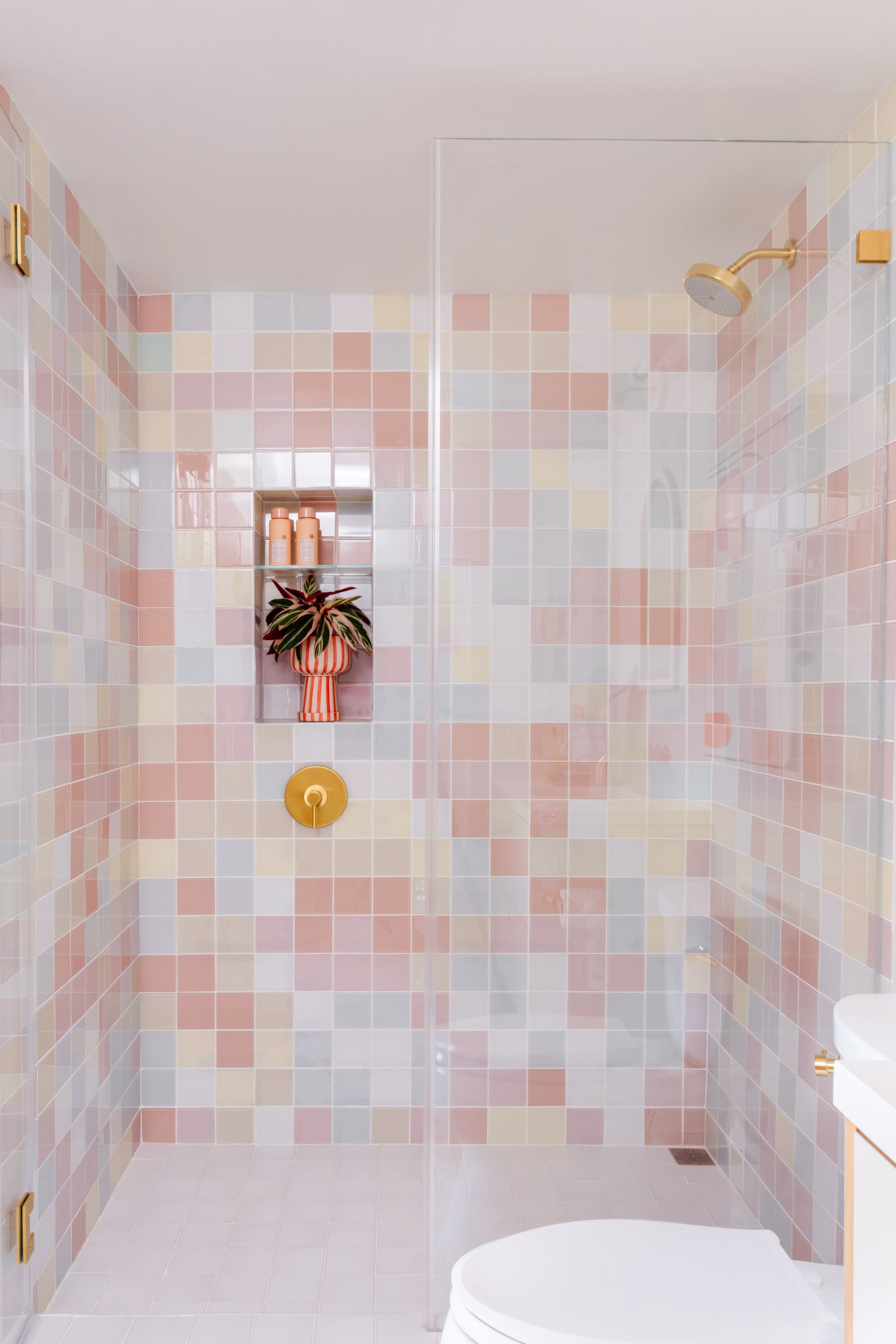 4x4 Glass Tile in Dove Gloss