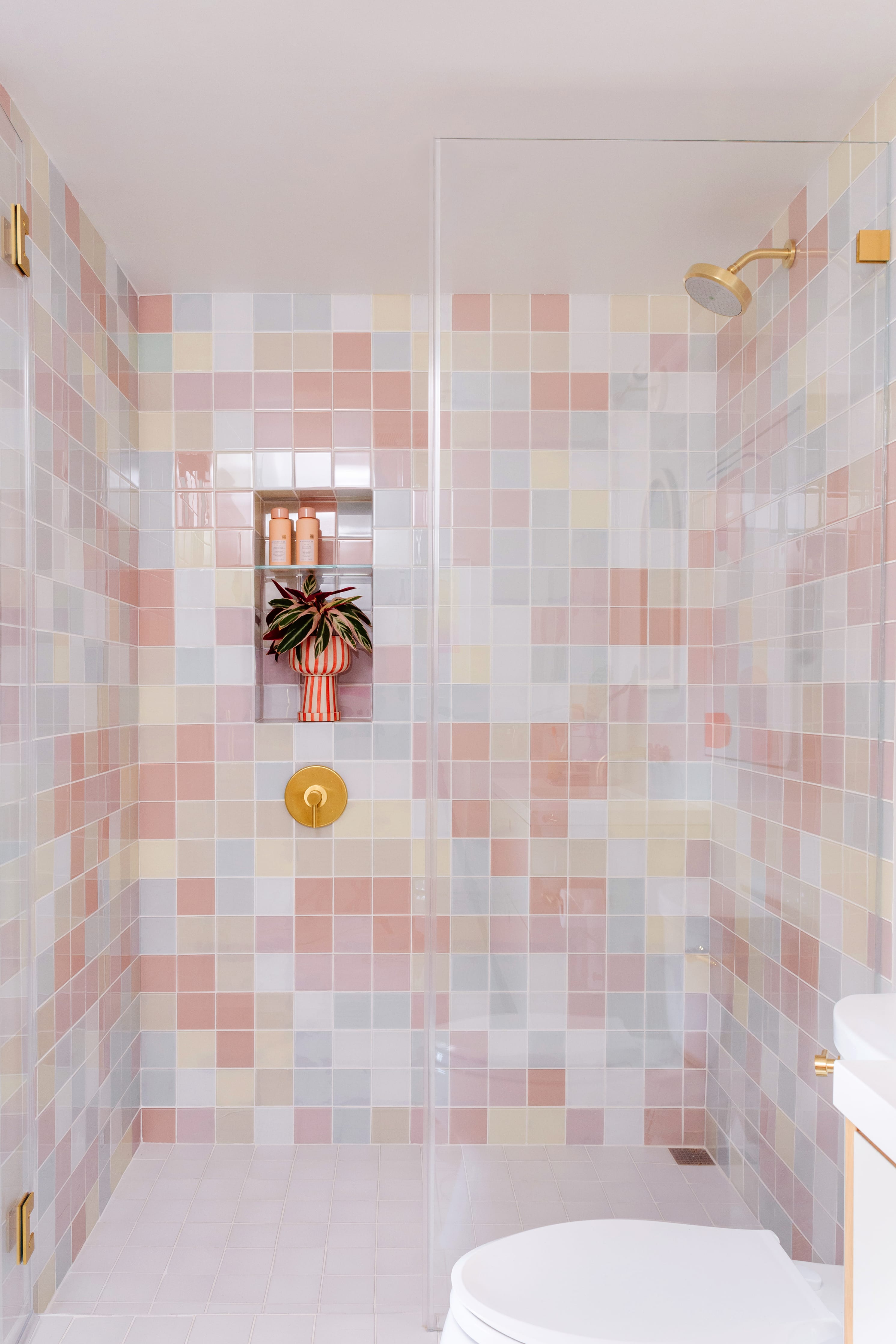 Quick Ship 4x4 Glass Tile in Dove Gloss