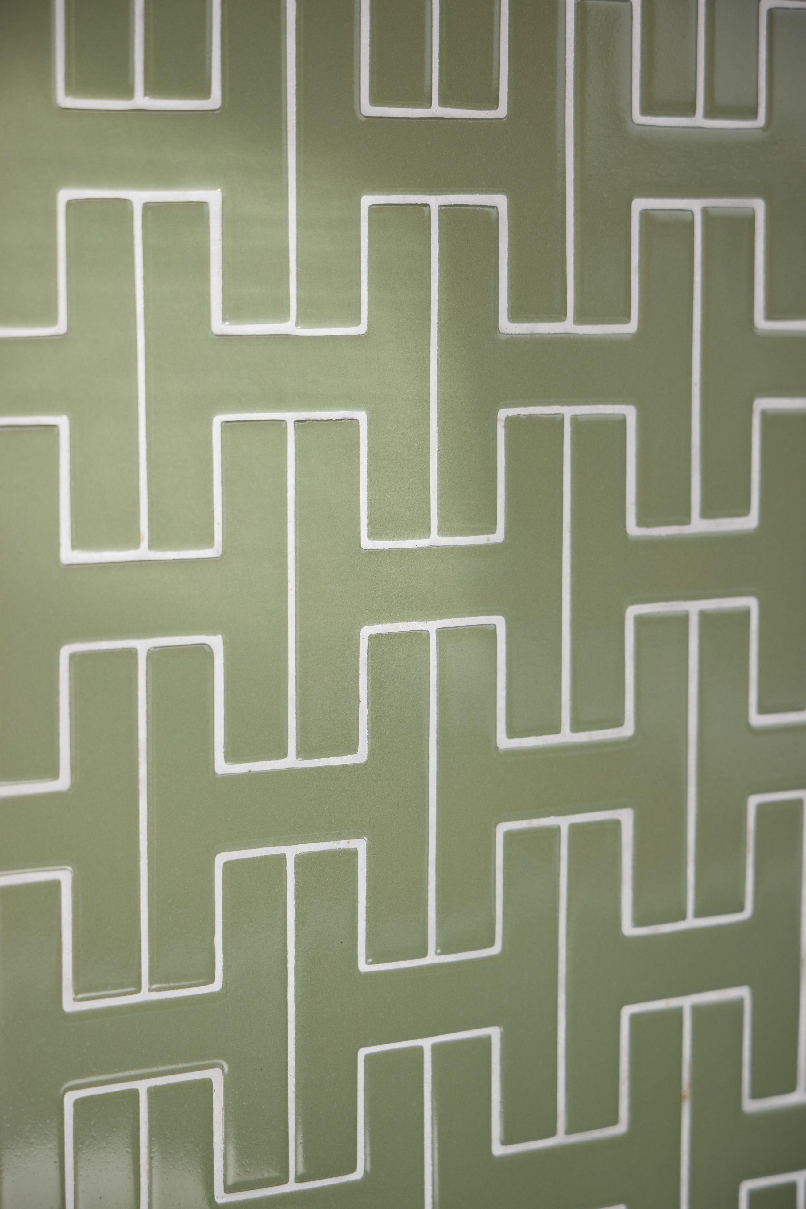 Chaine Homme Original Ceramic Tile in Peabody Gloss