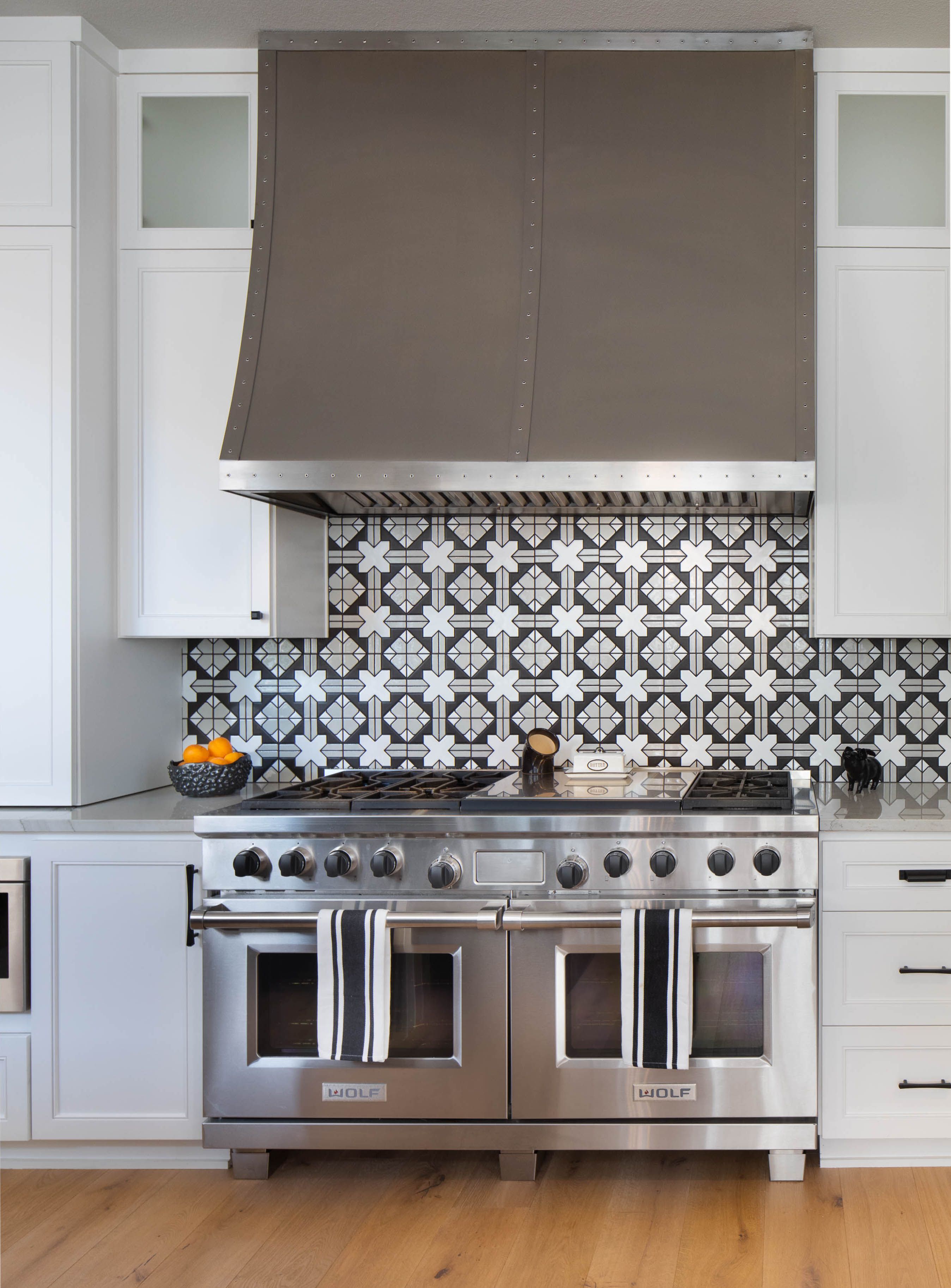 8x8 Handpainted Tile Kasbah Trellis in Black & White Motif