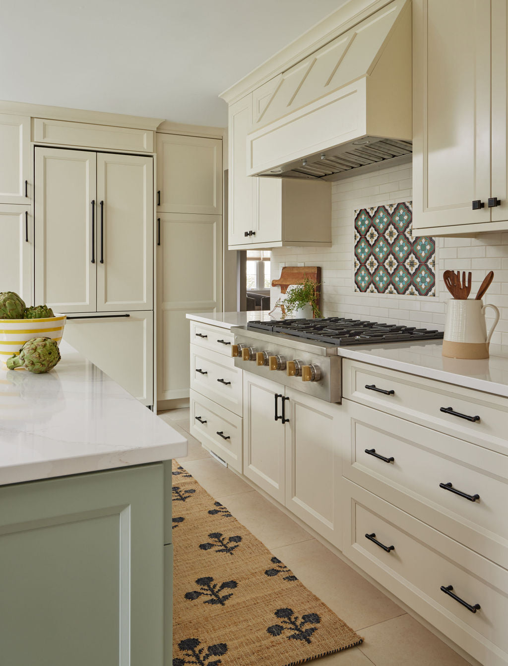 6x6 Handpainted Tile Cordoba in Warm Motif