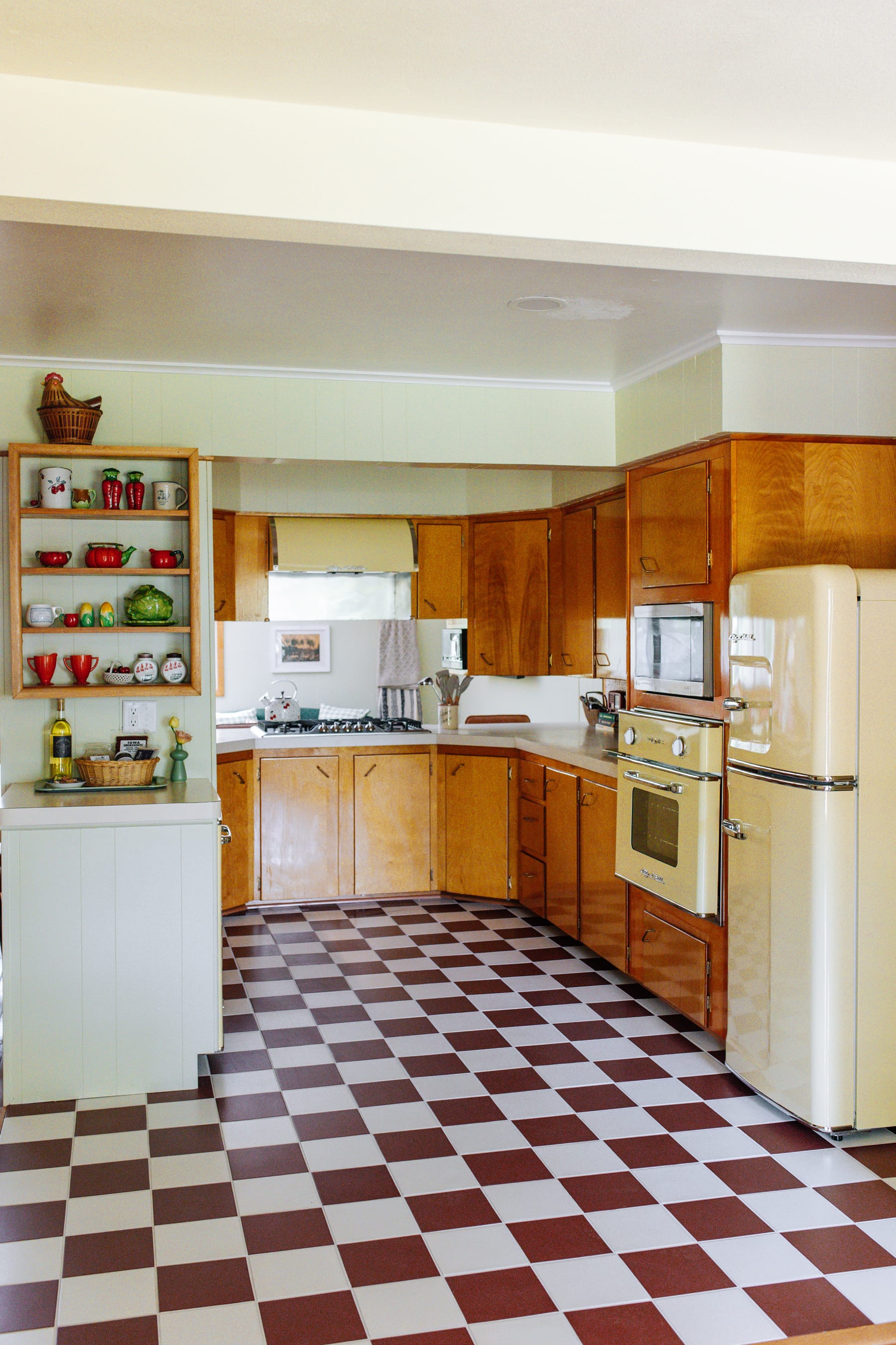 8x8 Original Ceramic Tile in Frost Matte