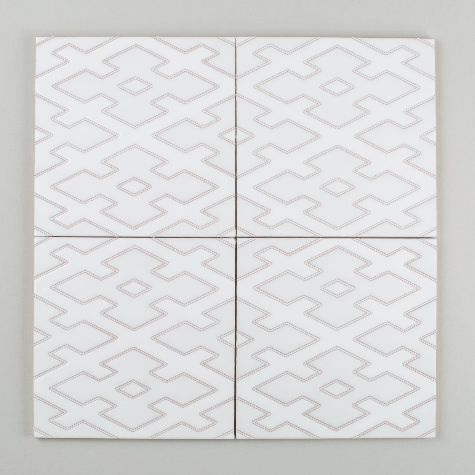8x8 Handpainted Tile Diamond Lattice in White Motif
