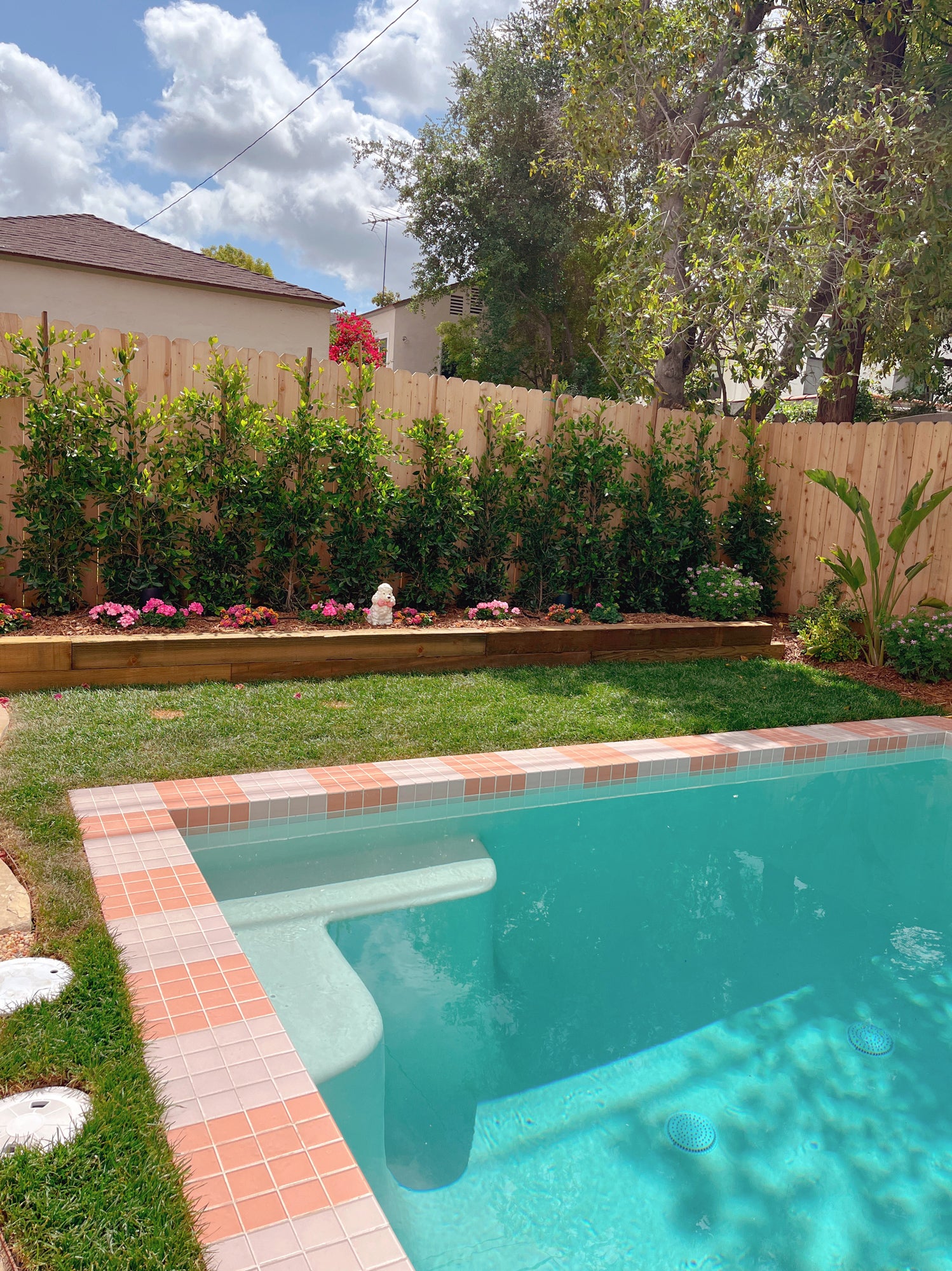 3x3 Straight Set Sheeted Glass Mosaic Tile in Carolina Wren Matte