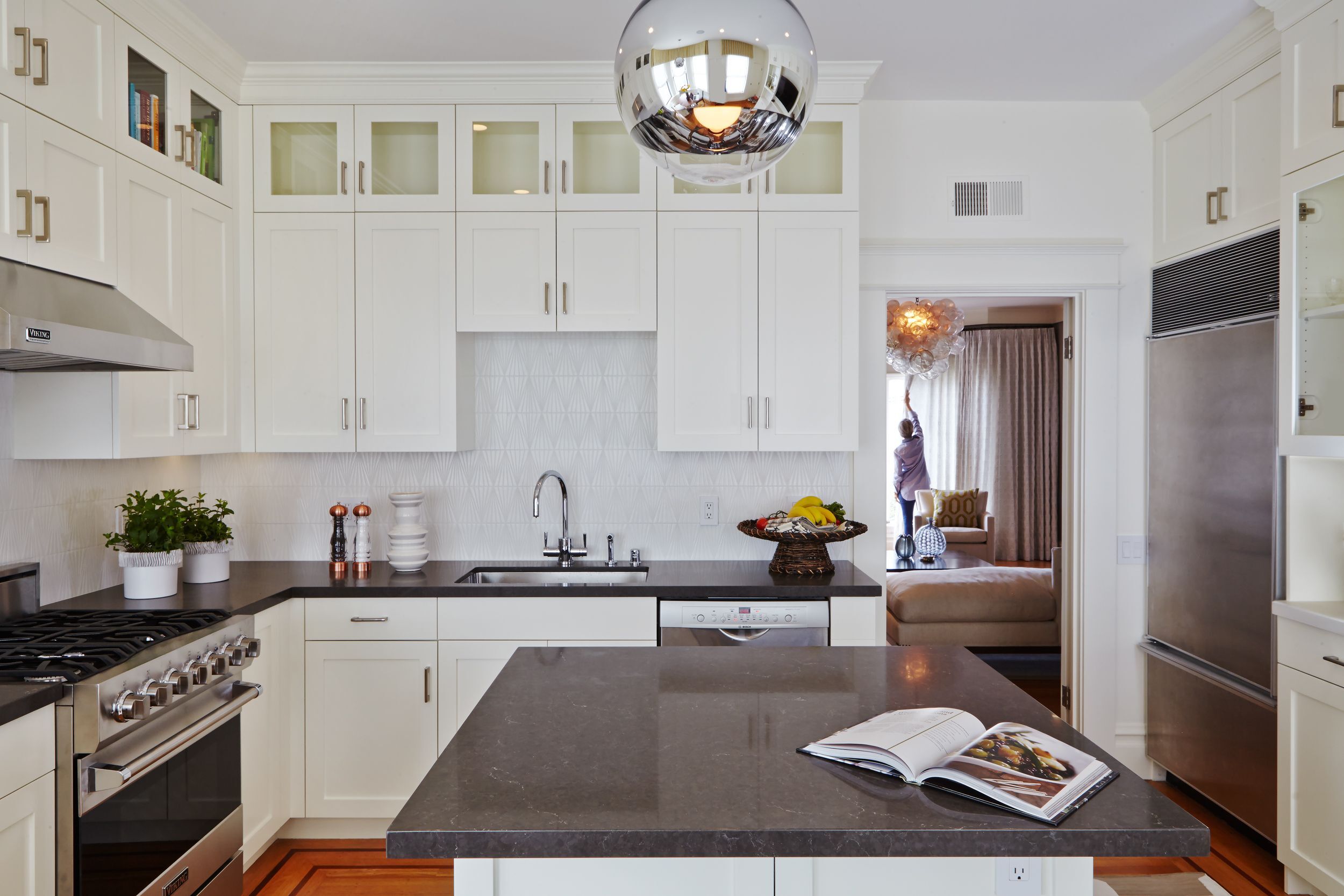 6x12 Handpainted Tile Isoceles in White Motif