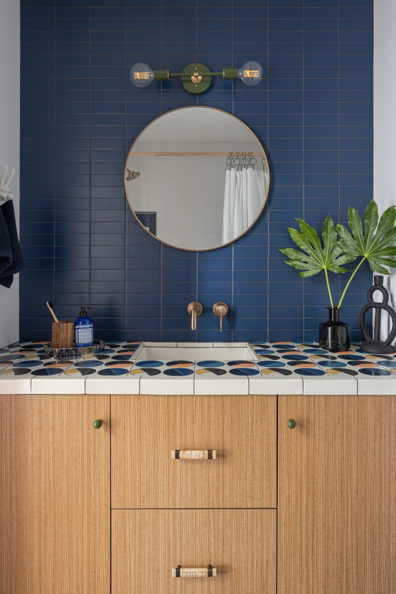 8x8 Handpainted Tile Arable in Warm Motif