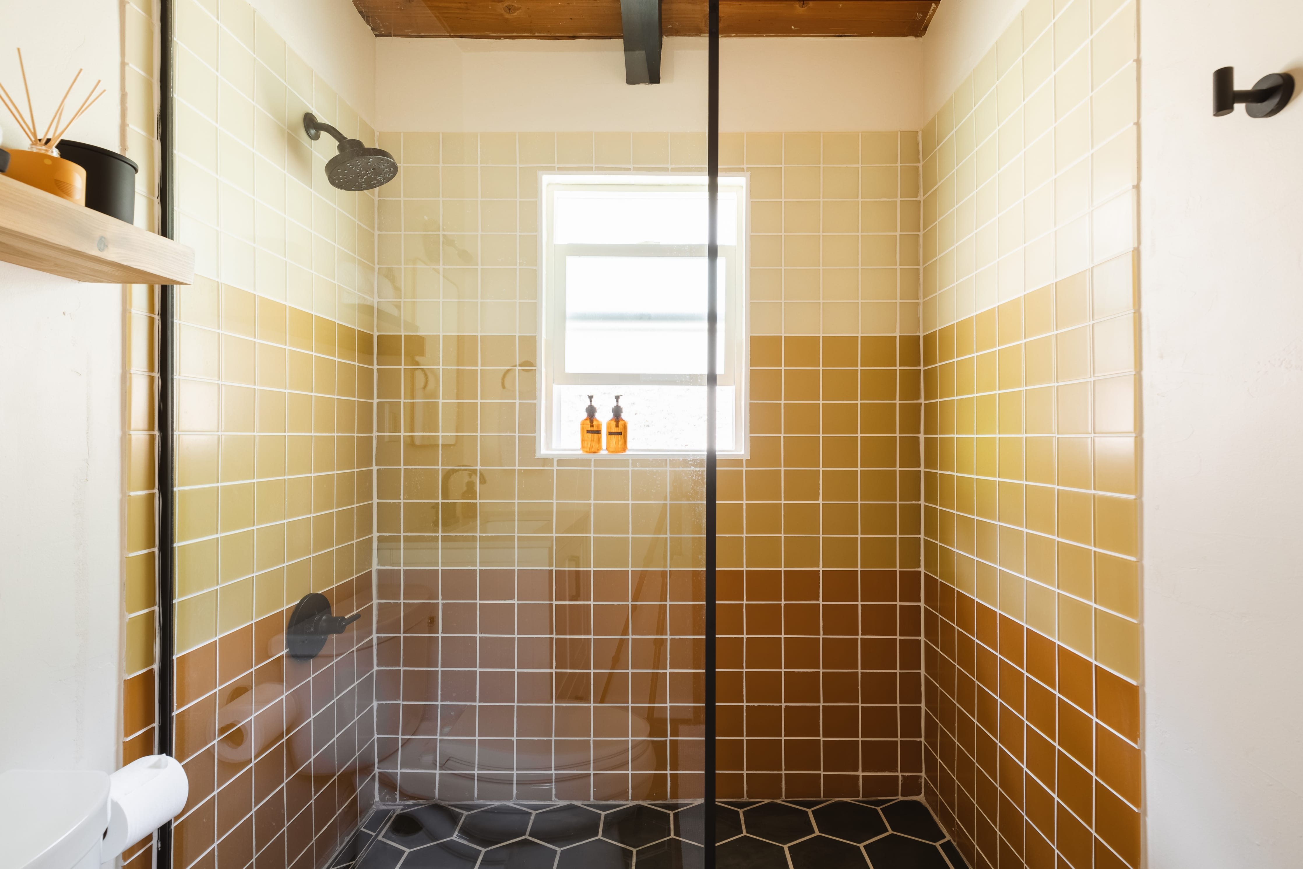 4x4 Glass Tile in Chickadee Matte