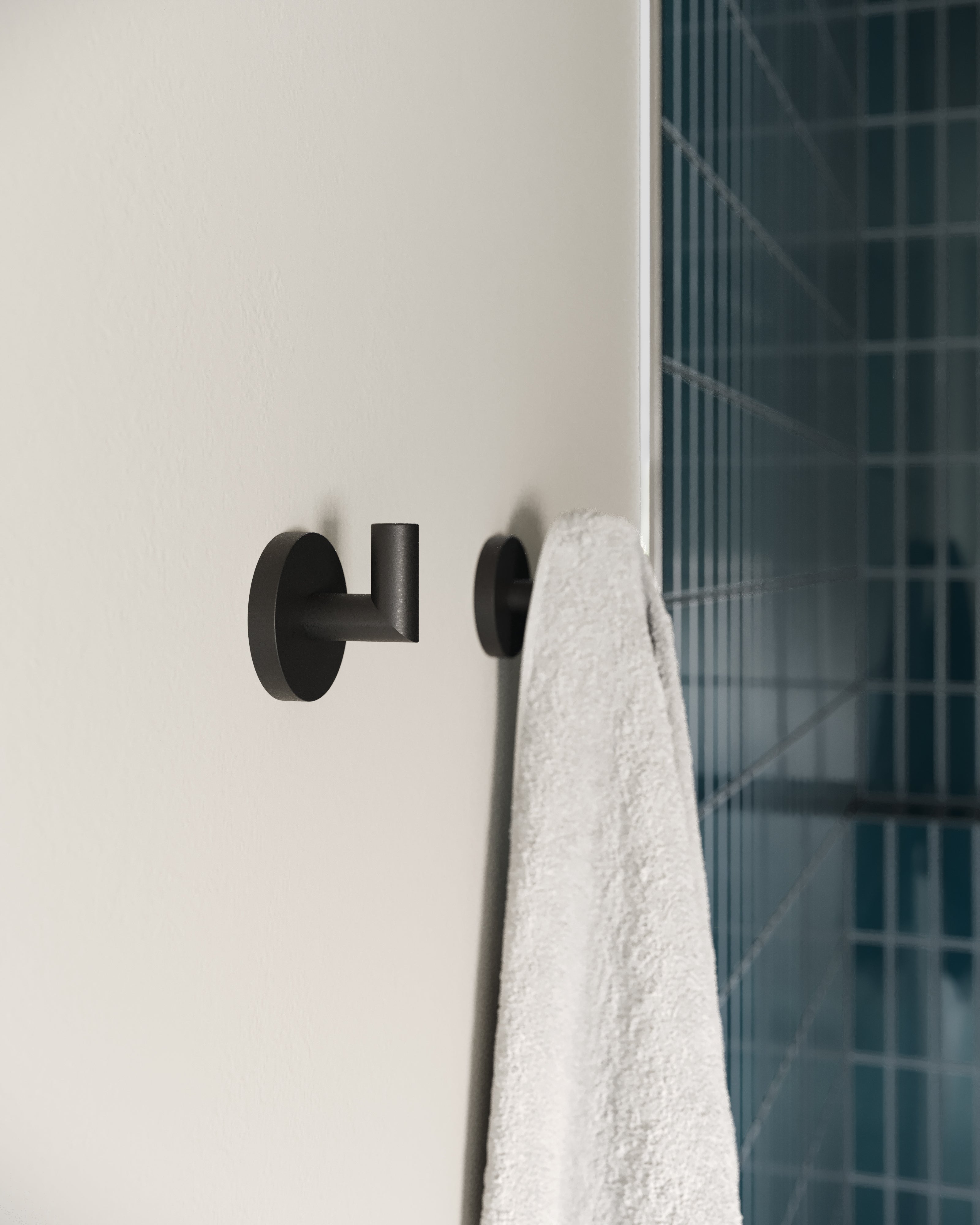 Contour Robe Hook in Oil Rubbed Bronze