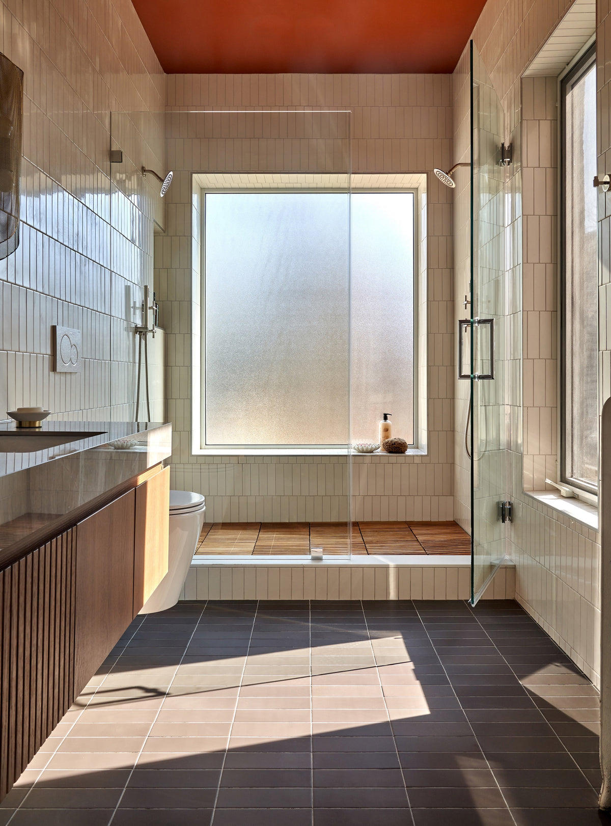 Leyden Lewis: Serene Neutral Primary Bathroom