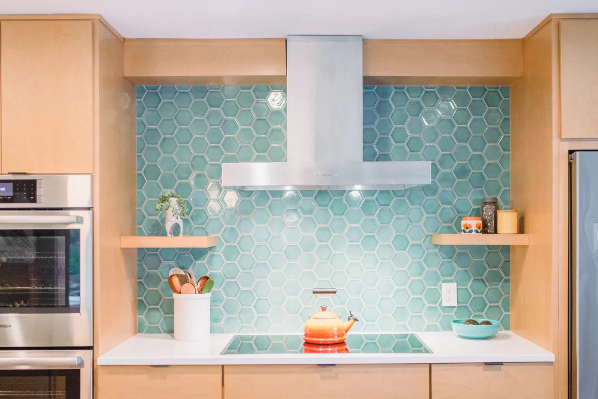 2017 Img Residential Rights Hi Res True Home Restorations Hetler Photo Kitchen Backsplash Sea Foam Amalfi Coast 422 Hexagon Fc182758 4