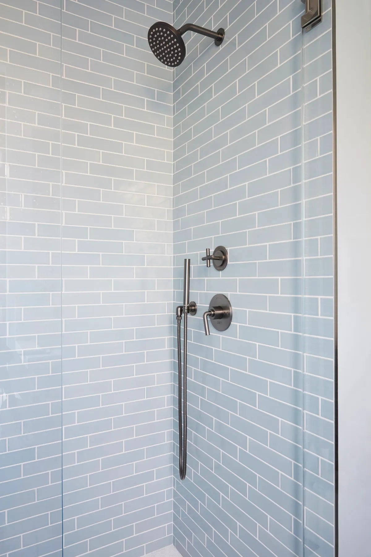 2017 Q4 Img Residential Barringer Architecture Vivian Johnson Photo Fc202964 Bathroom Shower Surround Powder Blue Third Offset Schluter Trim