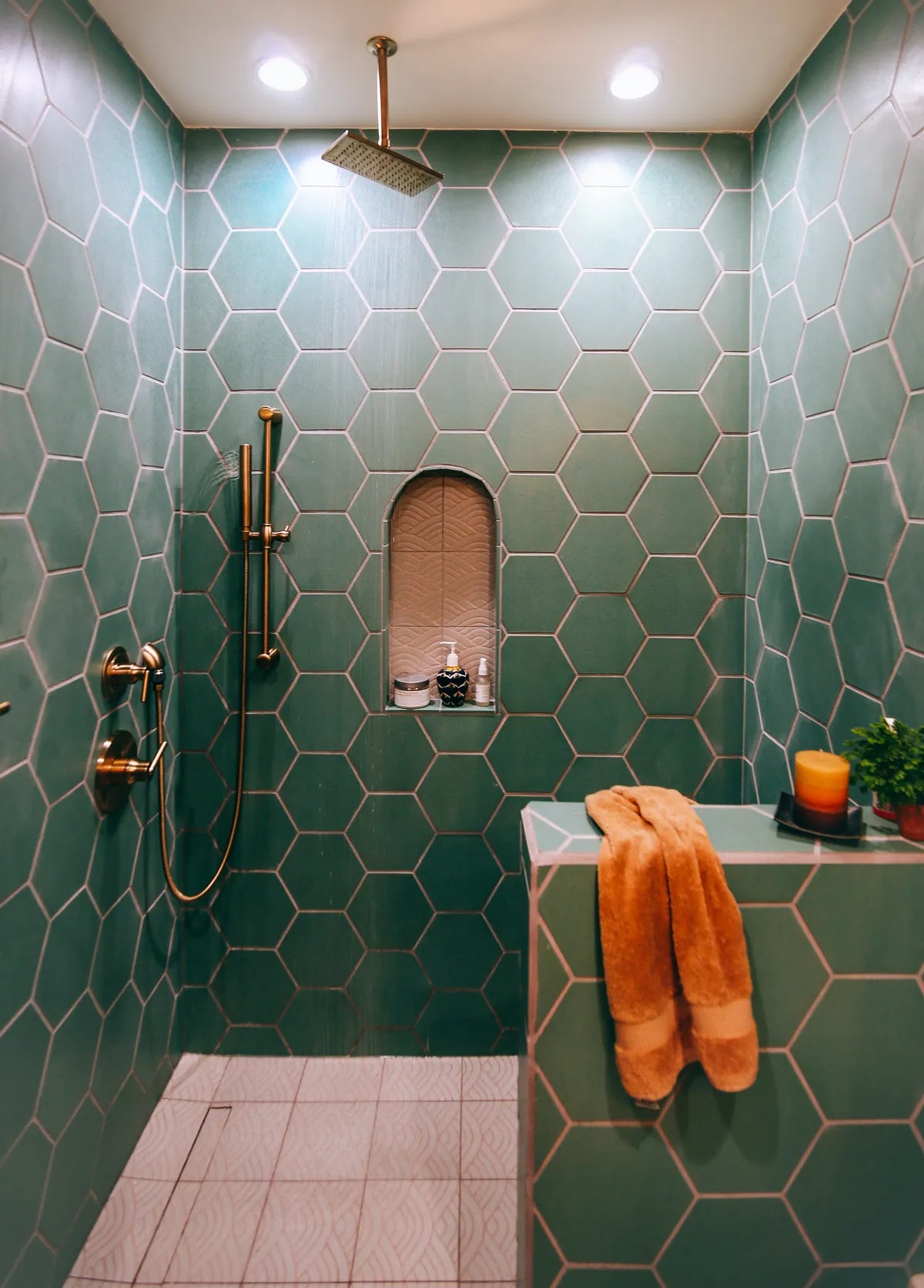 2018 Q3 Image Residential Influencer Full Rights Justina Faith Blakeney Parents Condo Guest Bathroom Shower Pony Wall Tile Hexagon 8 Tidewater Floor Handpainted Summit Neutral Motif Arched Niche Full 2