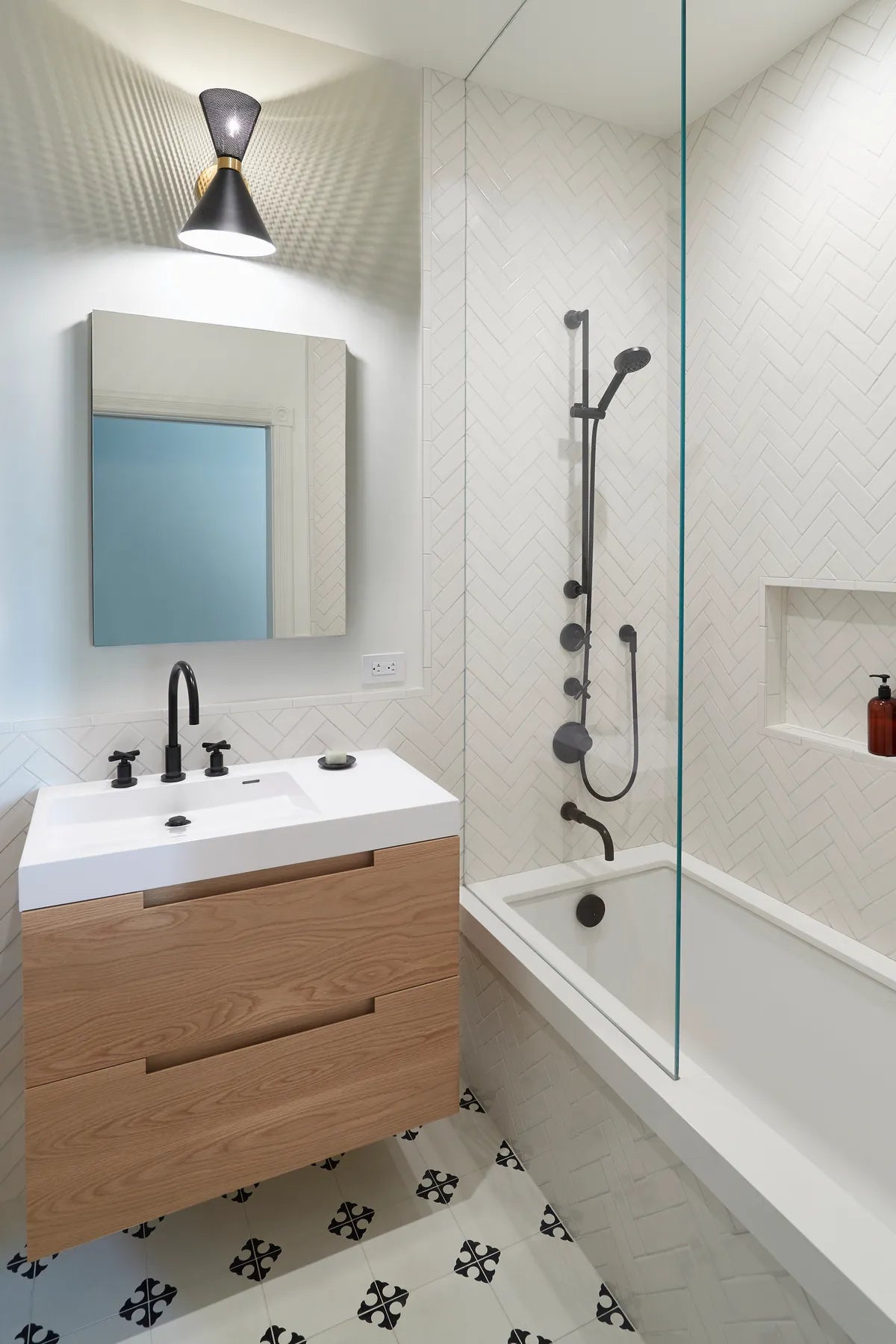 2018 Hi Res Rights Mark D Design Luis Costadone Photo Residential Bathroom Wall Shower Surround Wainscott Niche Tusk 2X6 Foundations Herringbone Glazed Edge 1X6 Flatliner Trim Fc217712