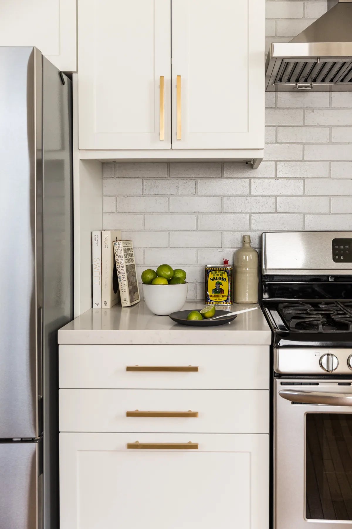 2018 Img Residential Brick Kitchen Backsplash Hi Res Rights Benni Amadi Design Lauren Edith Photo White Mountains Offset Fc232975 1