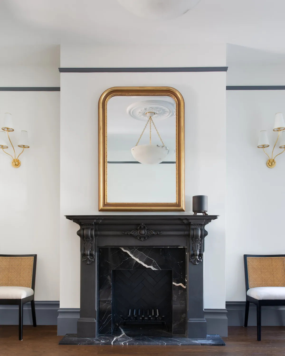 2018 Img Residential Hi Res Rights  Svk Interiors Suzanna Scott Photo Fireplace Insert Firebox Herringbone Brick Black Hills Fc256686