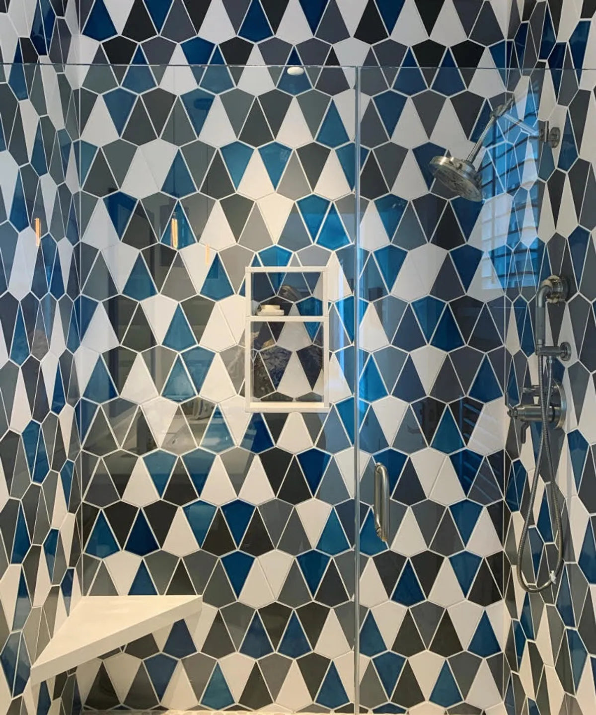 2018 Img Residential Rights Lo Res Ej Interior Design Bathroom Shower Surround Blend Ceramic Kite Magnetite Shale Calcite Adriatic Sea Fc187651 1