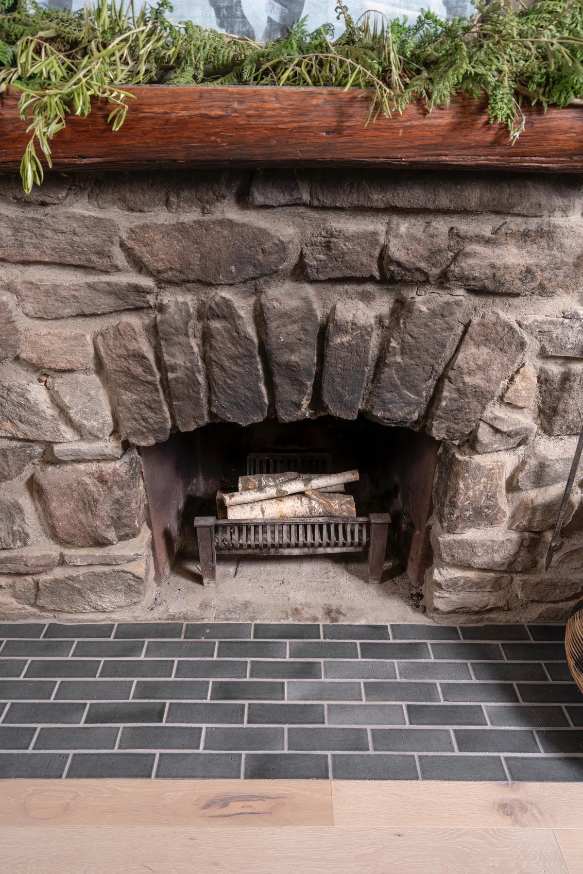 2019 Q4 Img Hi Res Residential Full Rights Influencer Zosia Mamet House Design High Street Homes Photo Daniel Swindel Brick Hearth Fireplace Offset Absaroka Full 2 Fc 246176