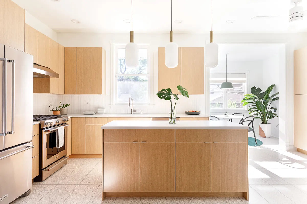 2019 Img Residential Hi Res Rights Chicago Kitchen Backsplash Ceramic Studio Lieu Aimee Mazzenga Photo Quick Ship Calcite 2X8 Vertical Straight Stack Bullnose Trim Fc294762 Web 1