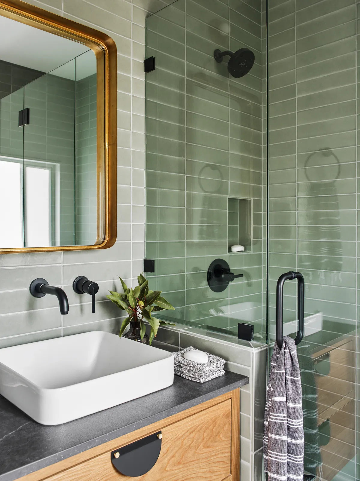 2020 Q2 Hi Res Full Rights Residential Influencer Jessica Davis Nest Studio Collective Bathroom Shower Walls Horizontal Straight Set Rosemary 3X12 Fc265017