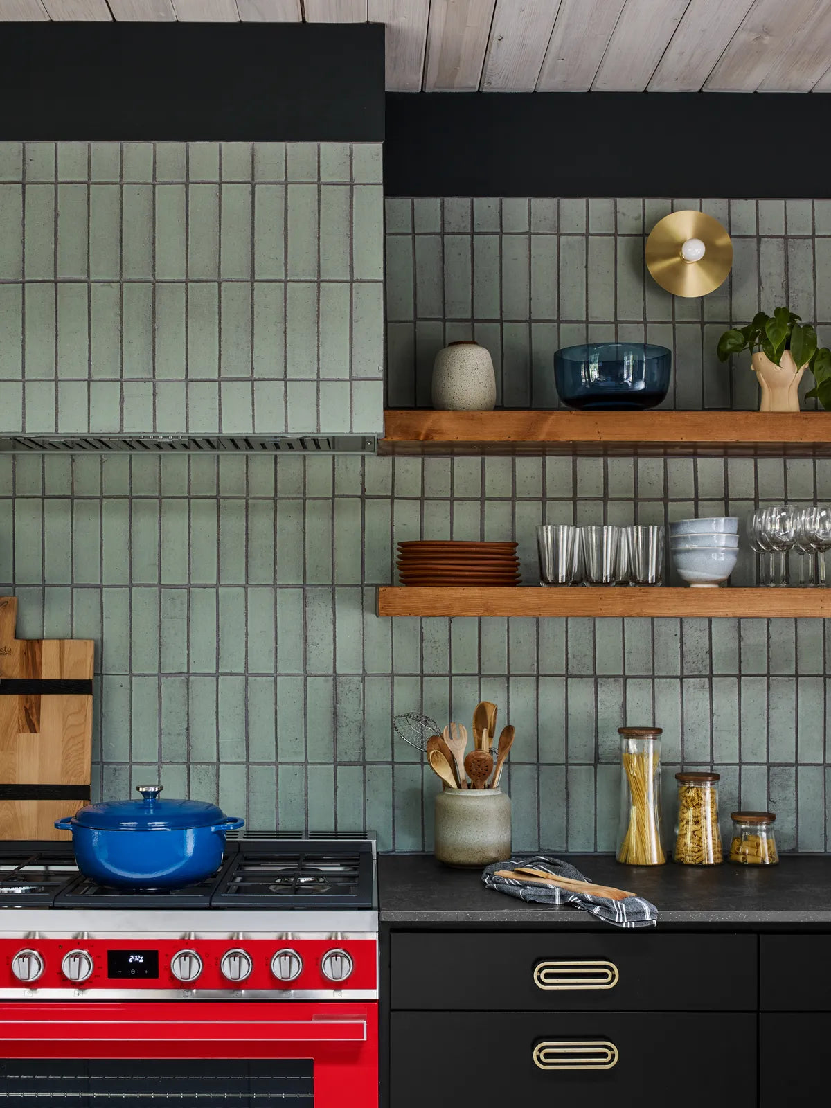 2020 Q2 Hi Res Full Rights Residential Influencer Jessica Davis Nest Studio Collective Kitchen Brick Vertical Straight Set San Gabriel Detail  Fc265017