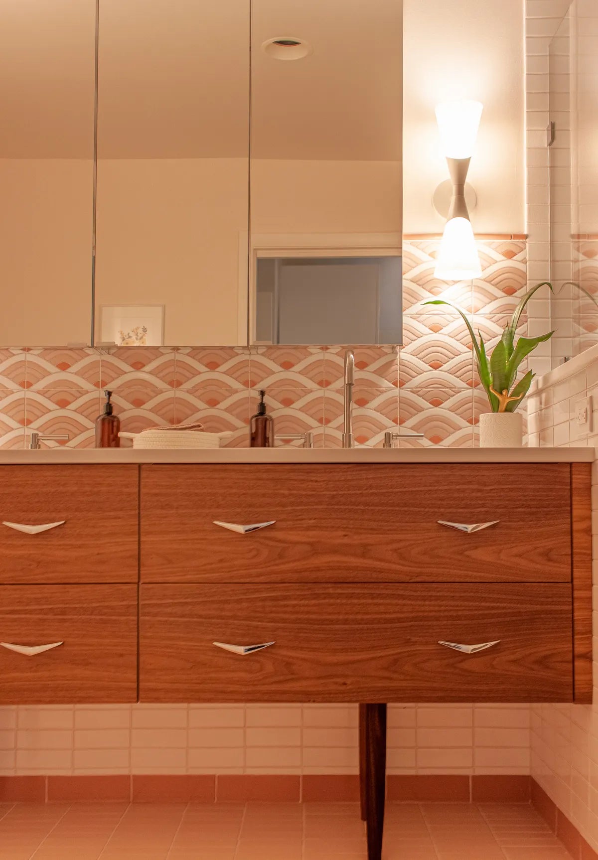 2020 img hi res residential web social design emily harris photobathroom wall summit white wash mesa dawn shower 2x6 dawn 3x9 mesa FC447121 4