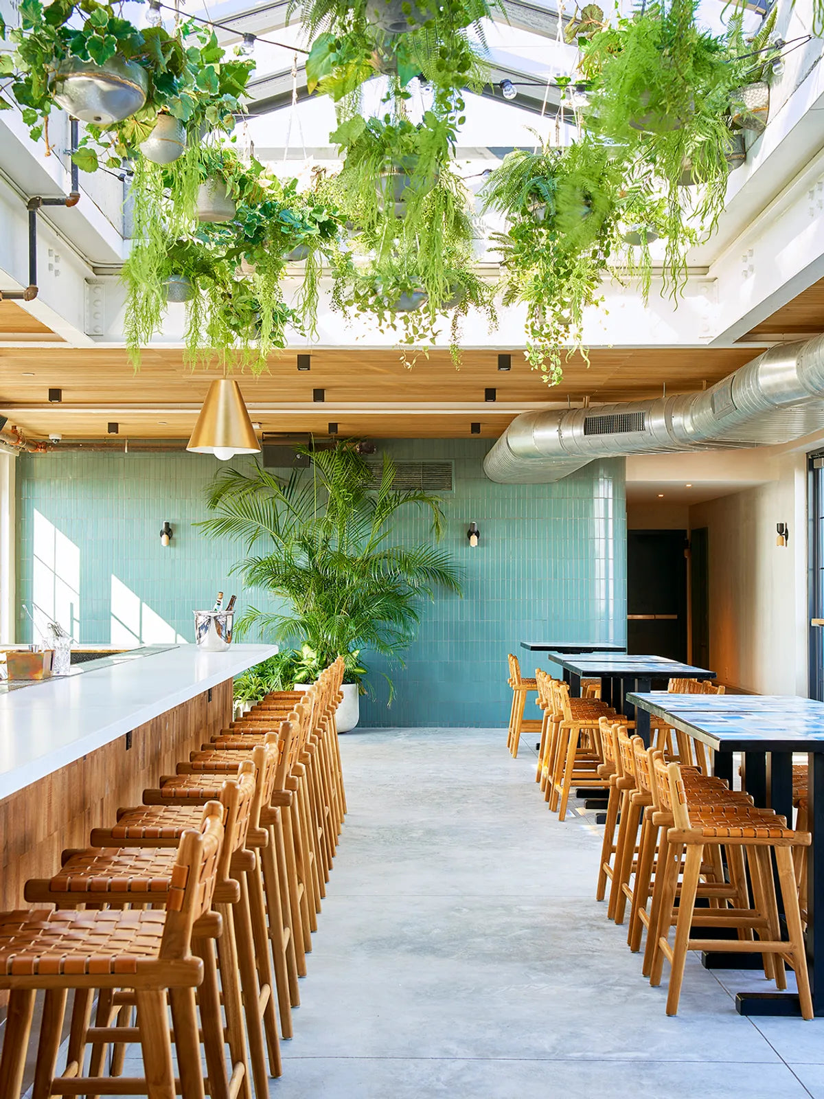 2020 Img High Res Full Rights Commercial Curious Yellow Nyc Design Kyle Knodell Photography Rockaway Beach Hotel Restaurant 2X8 Flagstone Straight Stack Fc 352998 Ny