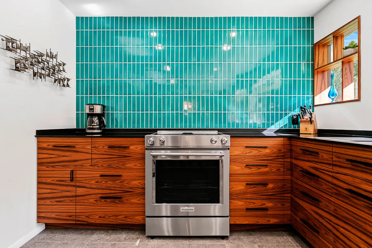 2020 Img Residential Rights Cy Gilbert Photo Stussiluque Design Monke Haus Kitchen Backsplash Vertical Straight Set Stack Ceramic Bora Bora 2X8 Fc370372 4