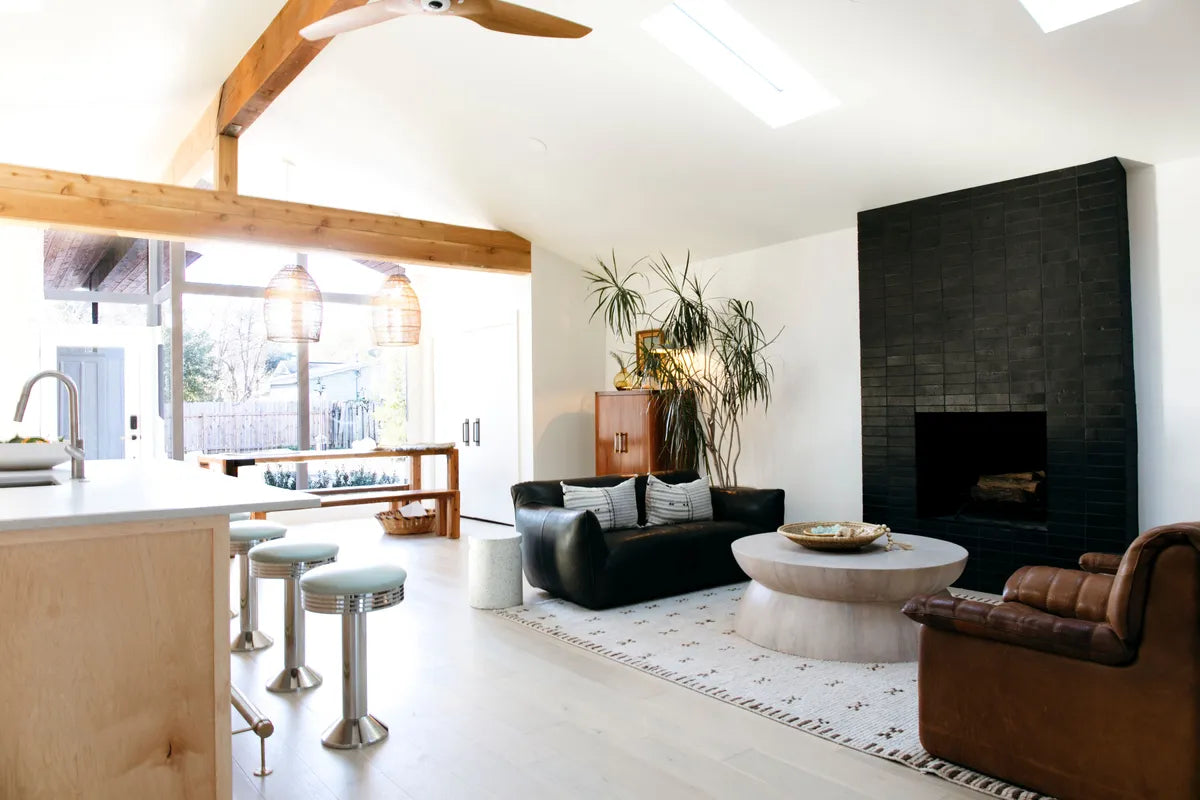 2020 Q2 Residential Img Full Rights Kim Wolfe Home Becky Kimball Photo Fireplace Surround Brick Straight Set Horizontal Black Hills Glazed Edge Trim Full 3 Fc321046
