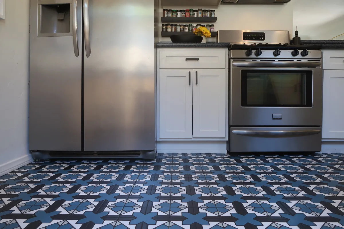 2021 IMG HI RES residential influencer design image darling magazine sarah kitchen floor handpainted kasbah trellis custom basalt peacock gypsum daisy black dryline FC 384230 3