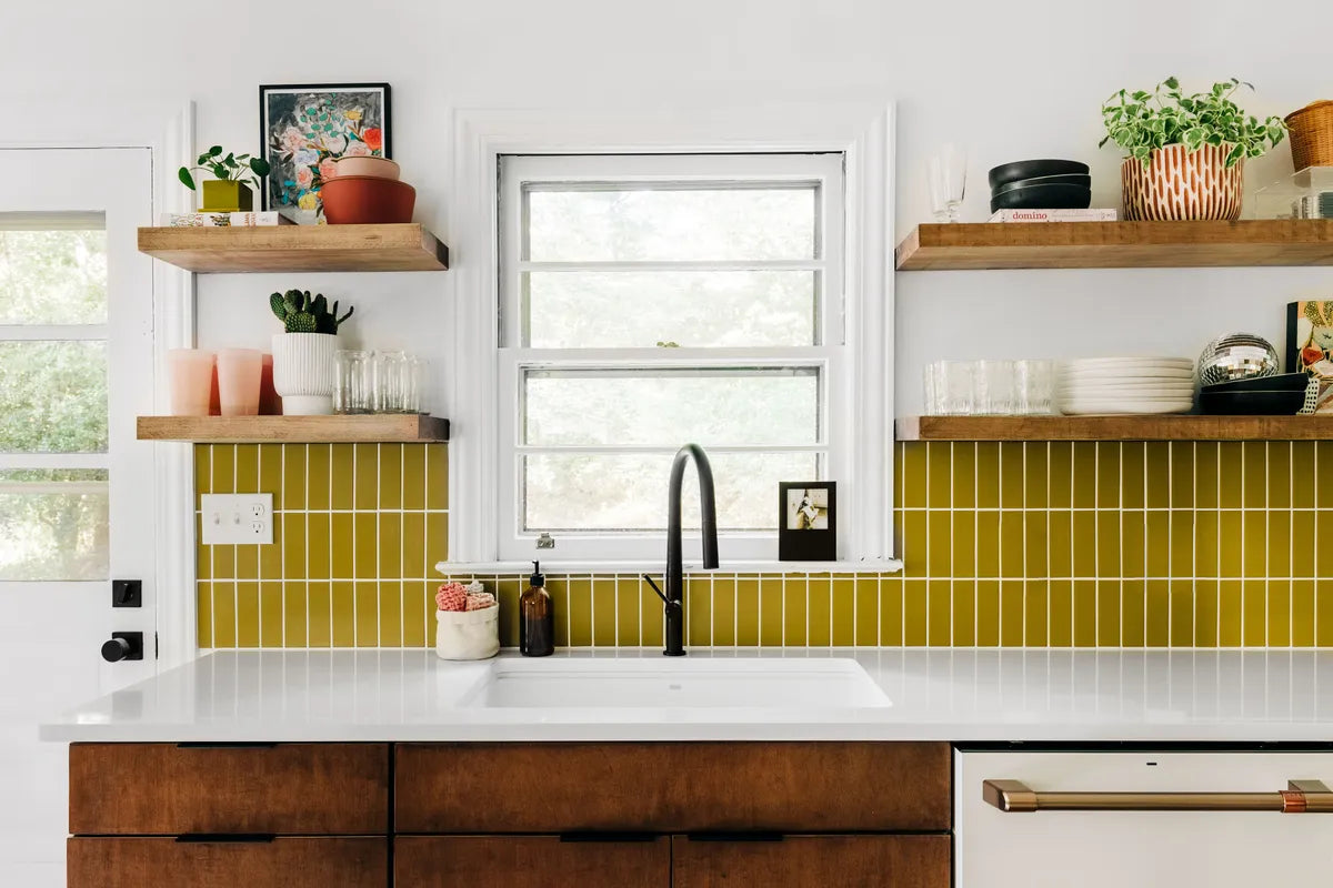 2021 IMG HI Res web use only residential design Emily Bolt photo emily bolt kitchen backsplash vertical straight set mustard seed 2x6 FC417815 3