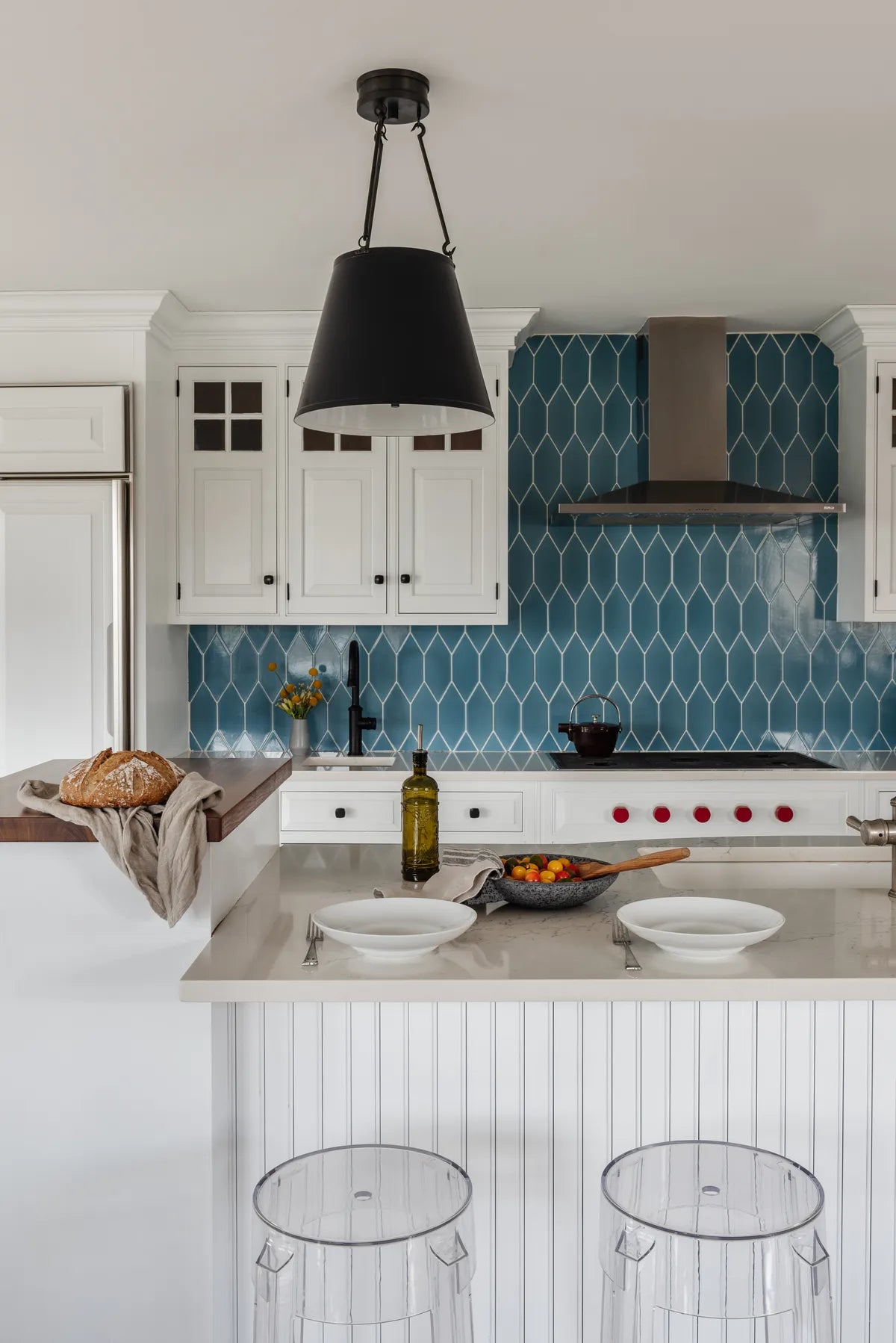 2021 IMG Hi res WEN SOCIAL ONLY residential design pheasant design photo linda pardon kitchen backsplash picket caribbean FC 386787 1