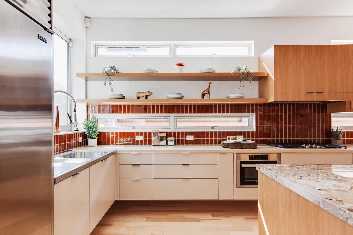 2021 IMG hi res residential SOICAL WEB ONLY design HUBBA HUBBA photo Lauren engel kitchen backsplash brick columbia plateau Quick ship verticle Straight set FC466289 2