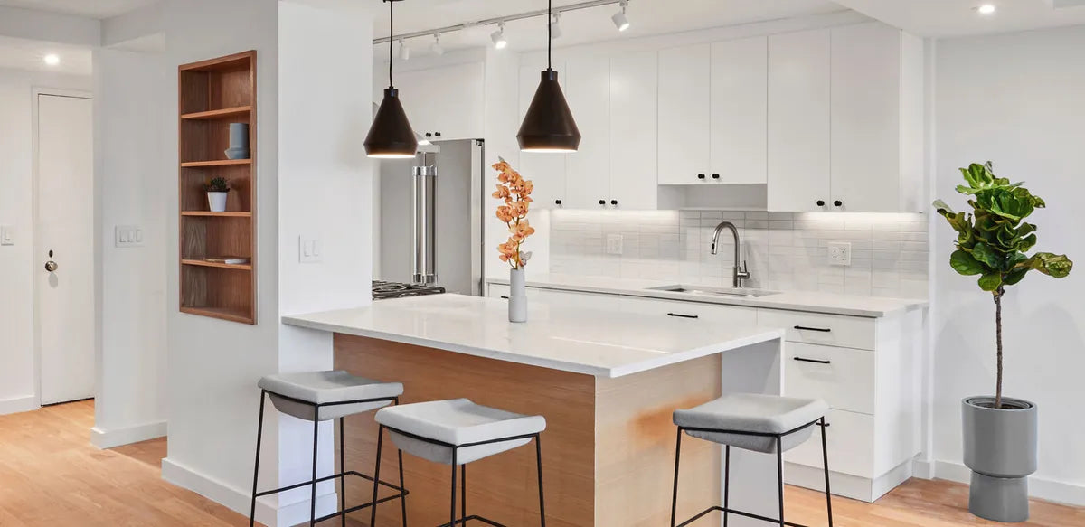2021 img hi res residential web only design rebuild workshop photo pepe molina backsplash 2x6 frost straight set with a straight set trim FC337055