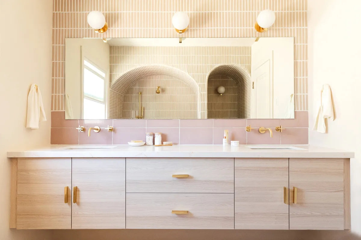 2021 img hi res rights residential design anne sage photo monica wang bathroom tile 6x12 adobe backsplash mosaic sheeted 1x6 sand dune horizontal vertical set arch quarter round floor hexagon 6 ivory dawn FC432443 7