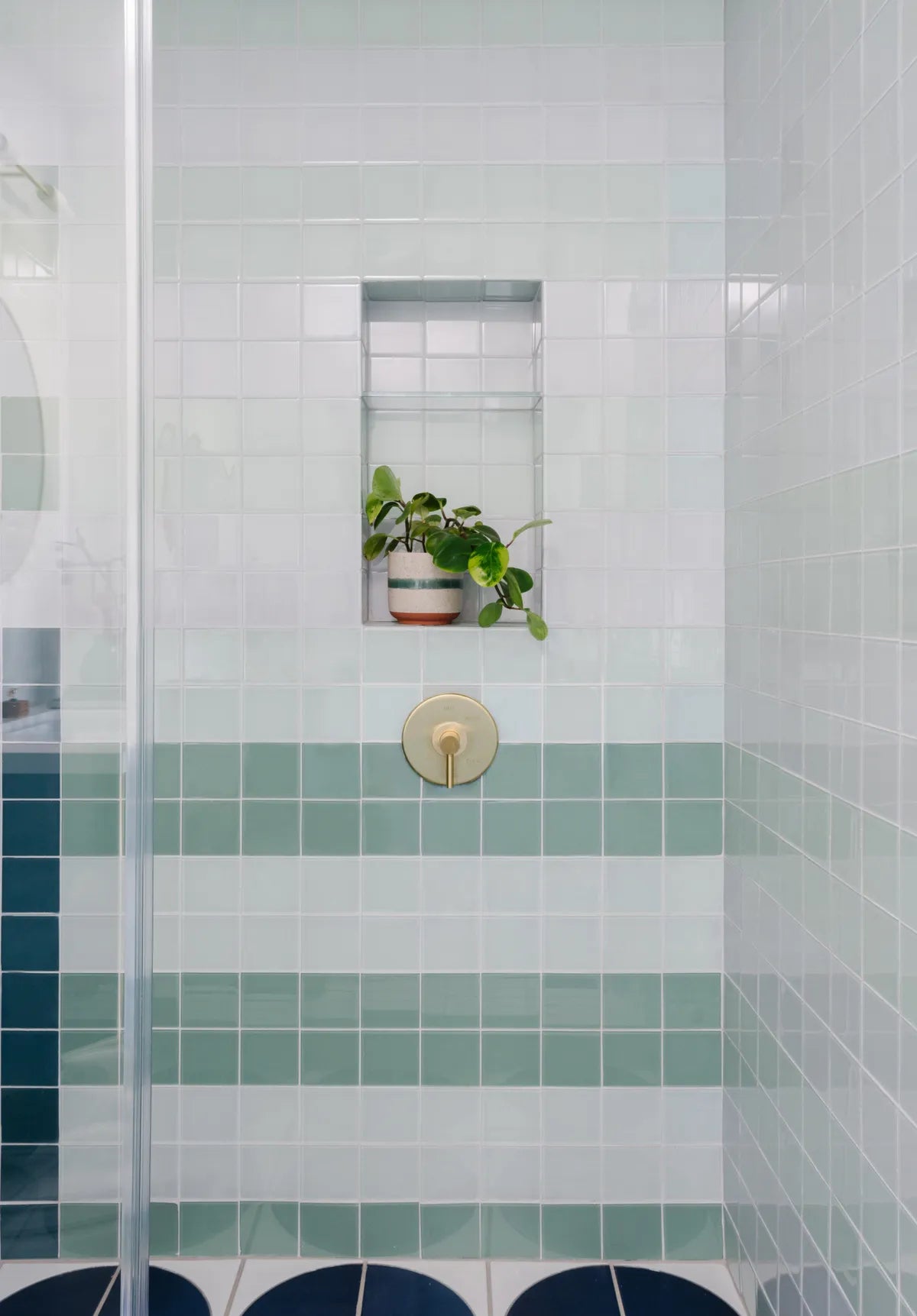 2021 img hir res influencer oh joy guest bathroom floor tile HP custom fallow daisy blue velvet medium grey dryline shower walls niche glass 4x4 straight set gloss snowy owl warbler kingfisher magpie FC269637 2