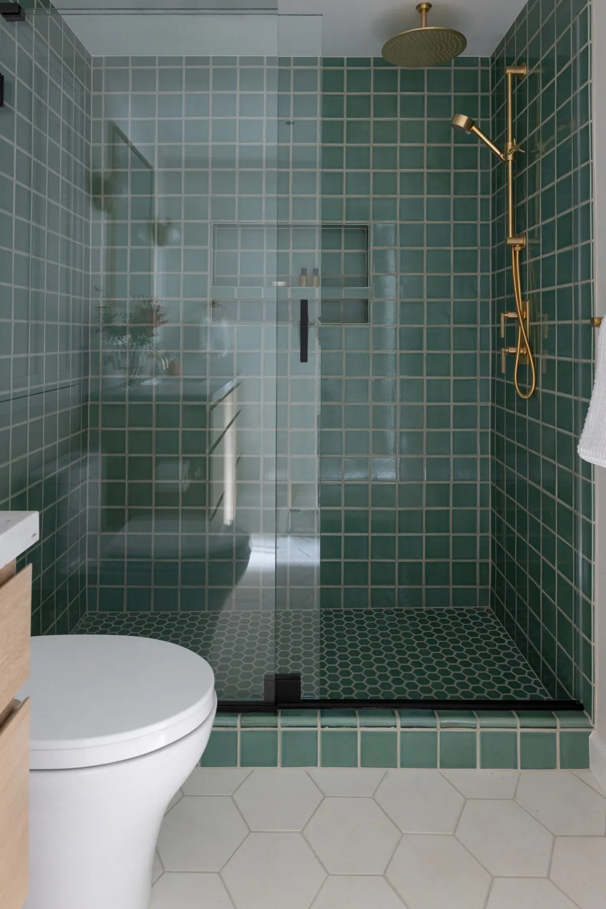 2021 lo res full rights print sen creative photo collected studio design bath shower floor niche curb pan 4x4 stack glazed edge trim 222 hexagon mosaic custom parallel radiusbullnose FC519670 3