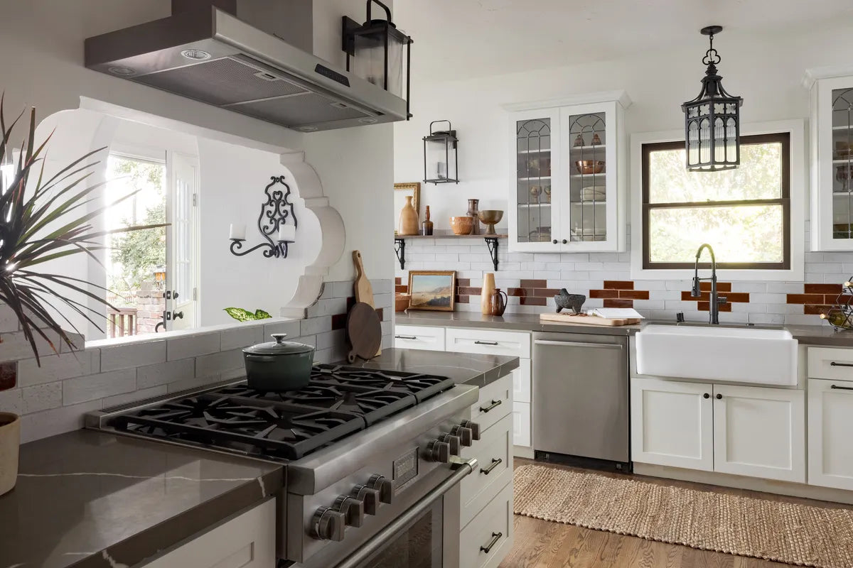 2022 IMG HI Res influencer residential design Colossus MFB photo stephanie russo kitch Quick Ship white mountain Columbia plateau FC490335 7