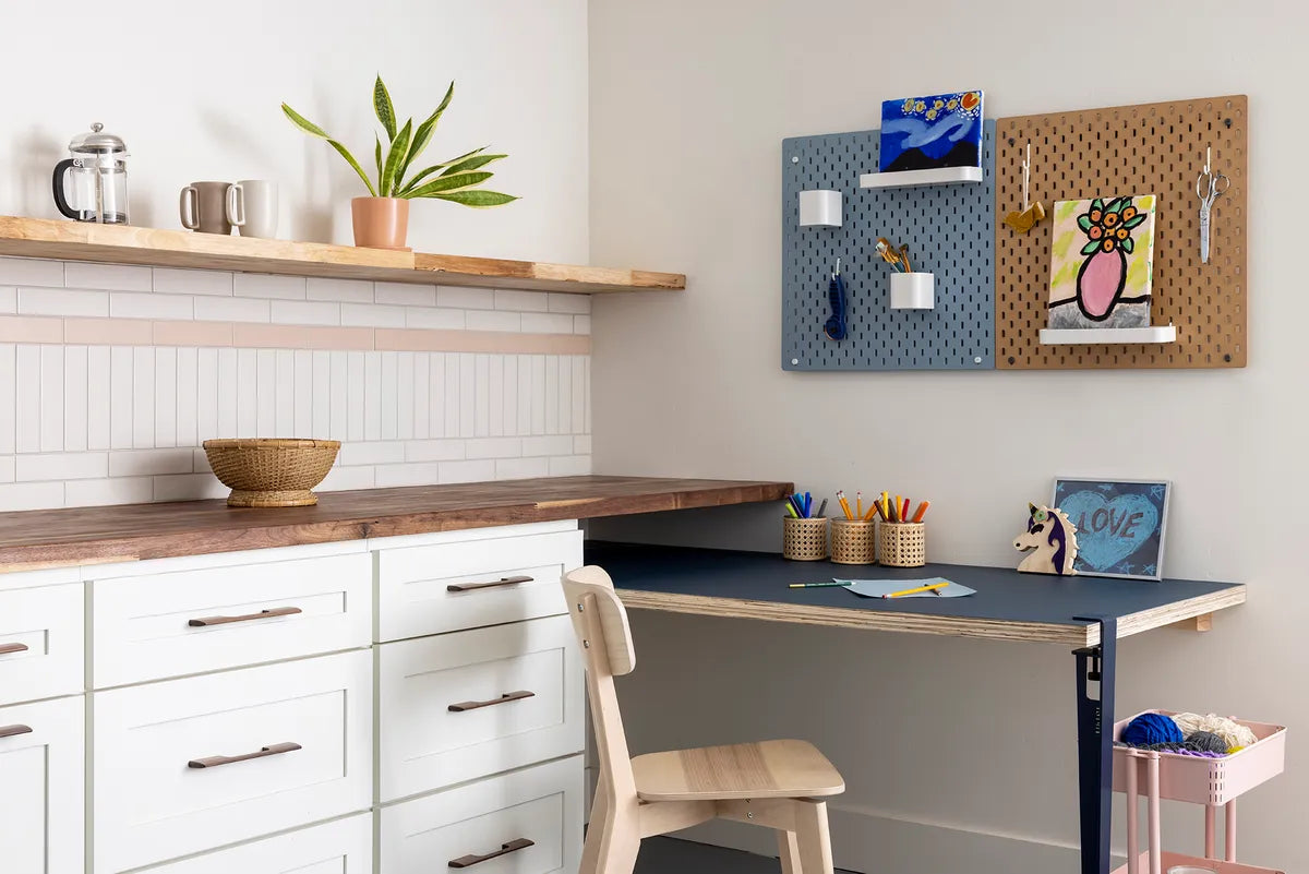 2022 IMG hi res residential influencer rights design colossus photo stephanie russo kitchen backsplash 2x8 tumbleweed straight set Tusk verticle set FC 469700 2