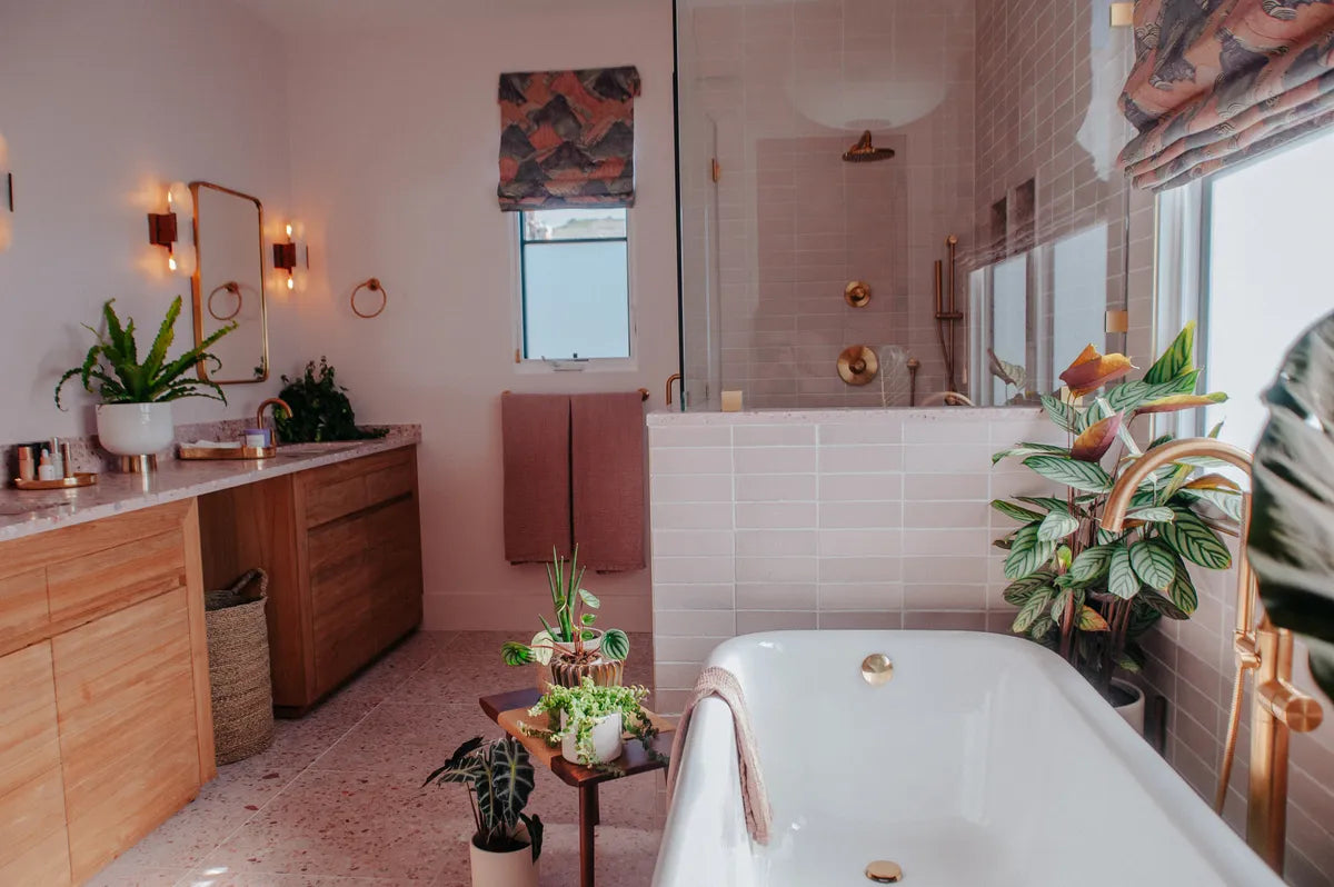 2022 IMG hi res residential influencer rights design claire photo bathroom wall straight set pony wall shower brick saguaro fc449822 28